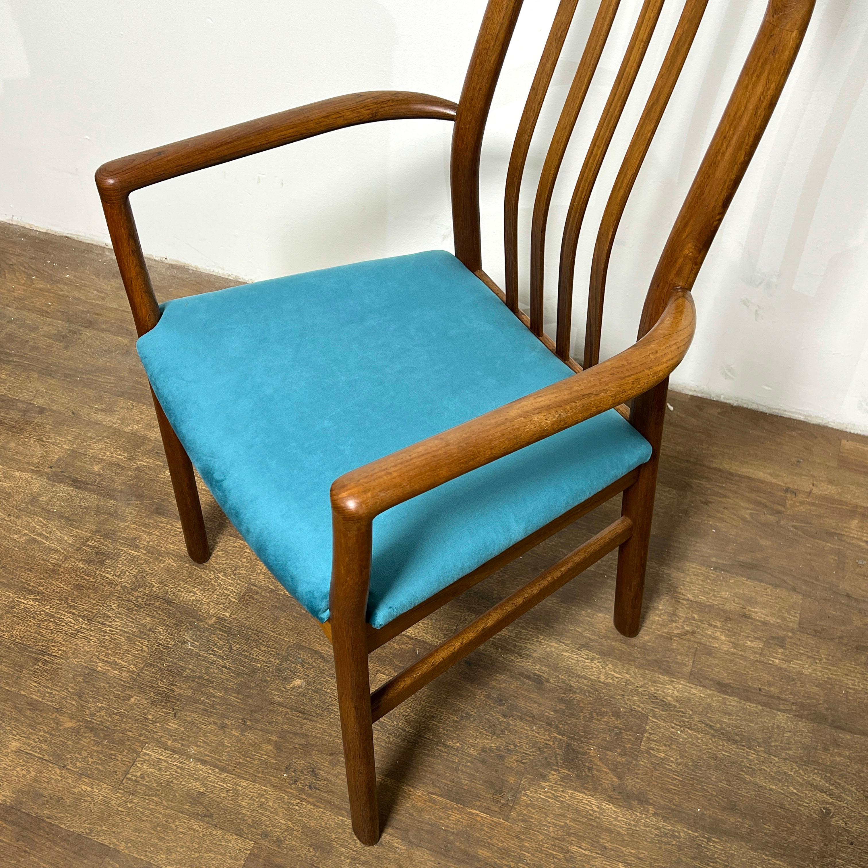 Ensemble de huit chaises de salle à manger à dossier haut en teck danois Schou Andersen Circa 1970 en vente 2