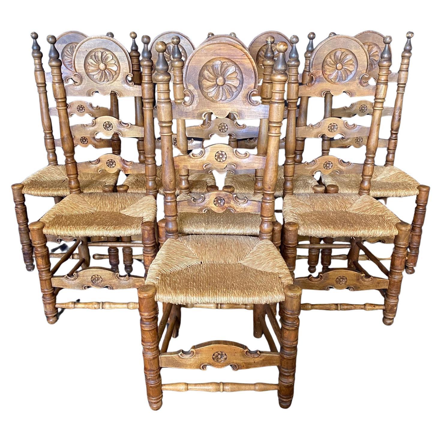 Ensemble de huit chaises de salle à manger espagnoles Belle Époque Folk Art Rush Seat Ladderback en vente
