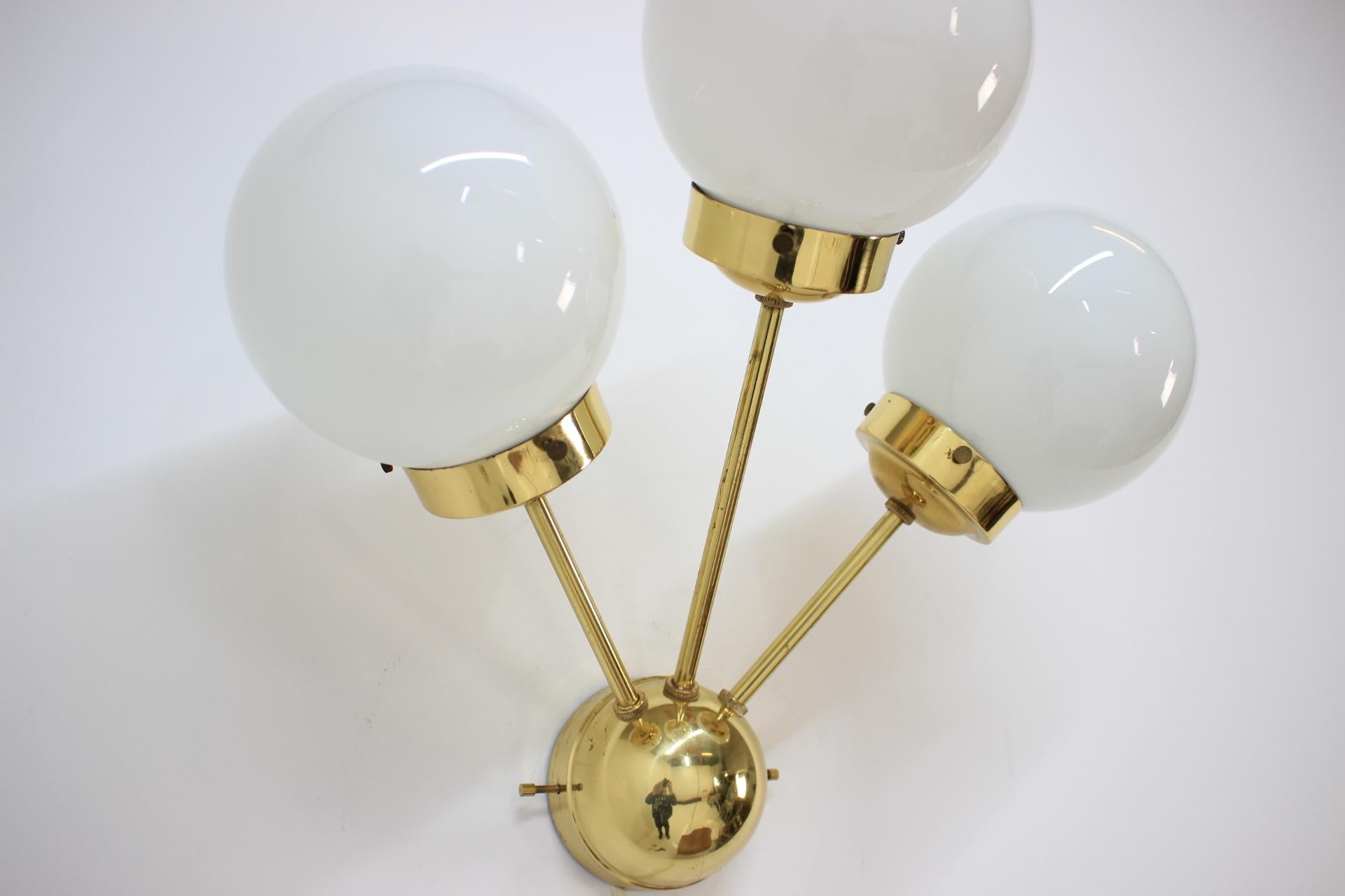 Set of Eight SPACE AGE Sputnik Brass Wall Lamps, 1970s In Good Condition For Sale In Praha, CZ