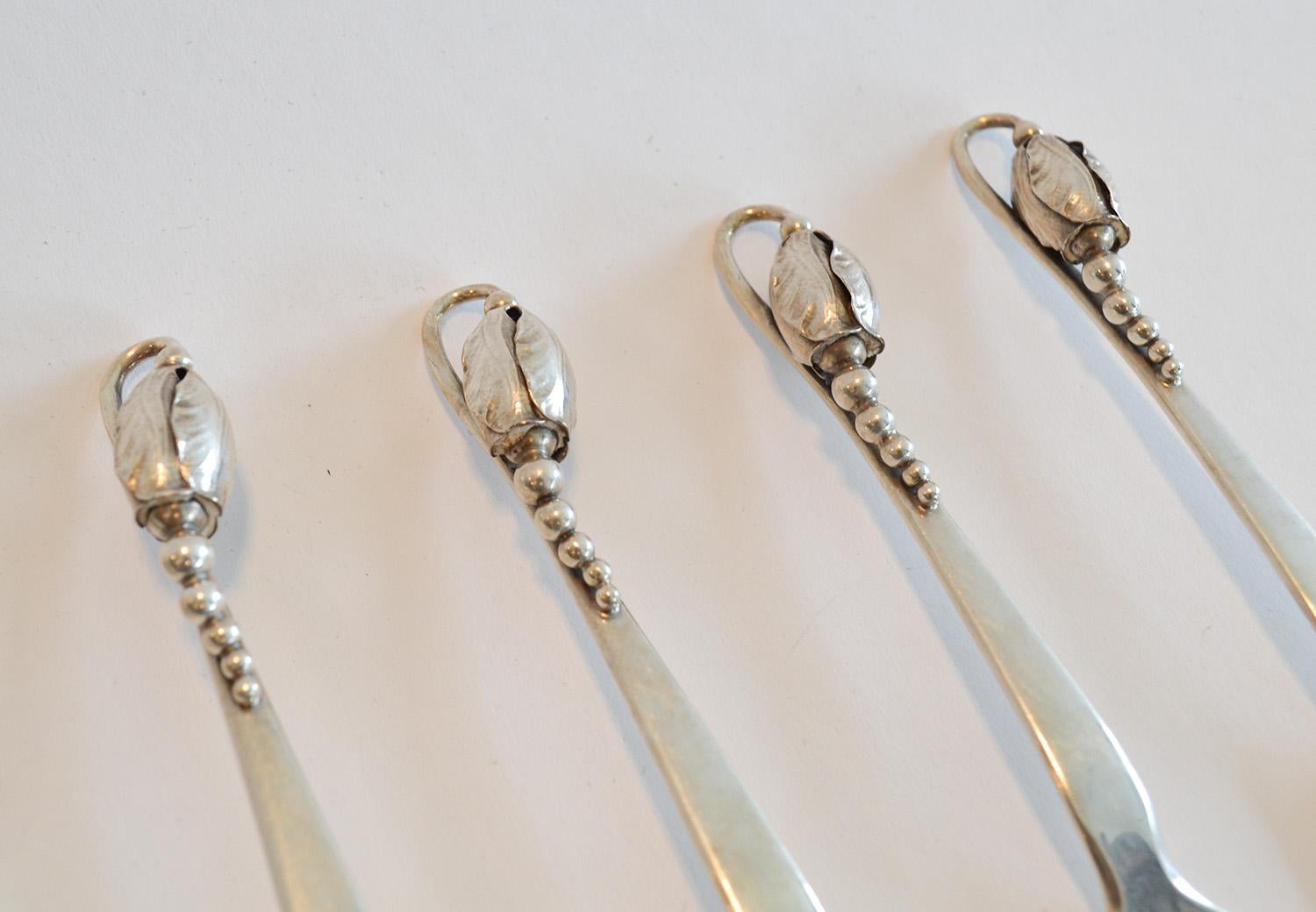 Art Nouveau Set di otto forchette da insalata in argento sterling Blossom di Georg Jensen, Danimarca in vendita