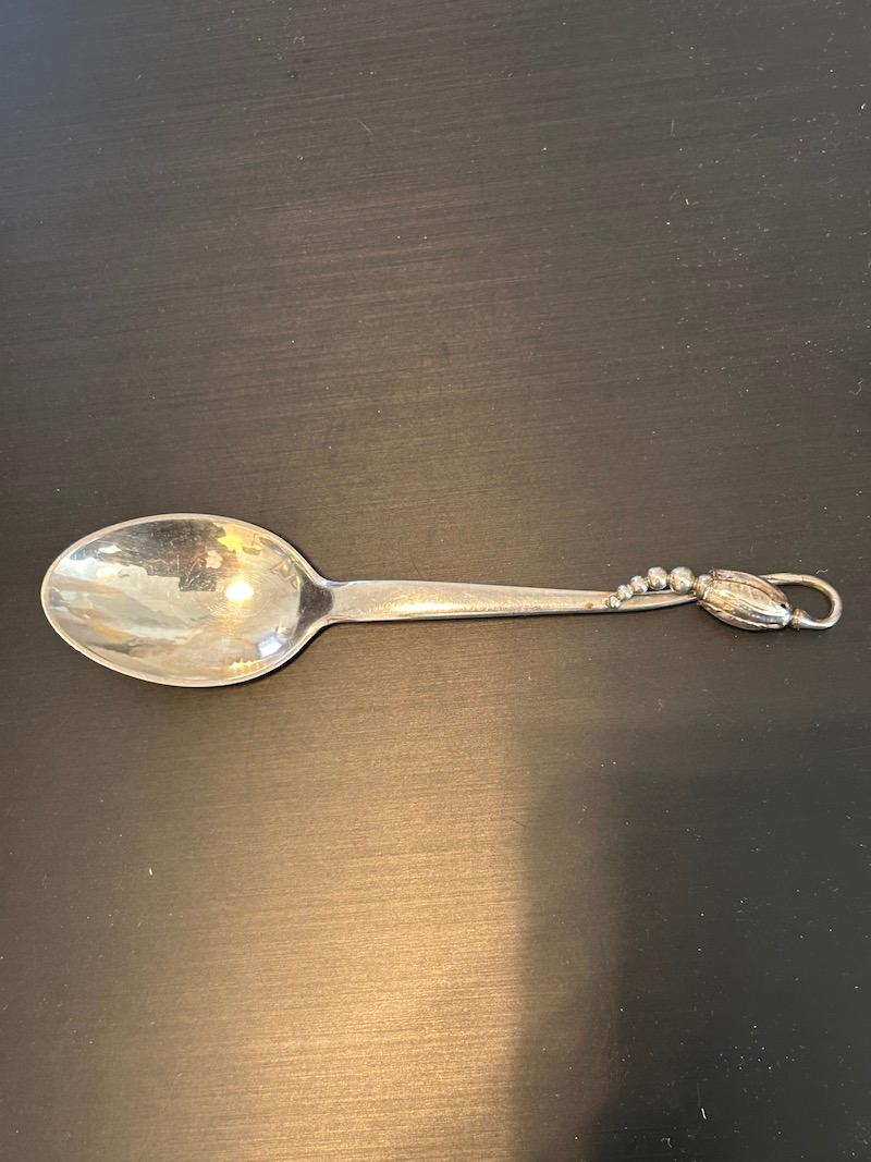 Satz von acht Sterlingsilber-Blütenlöffeln von Georg Jensen, Dänemark im Angebot 1