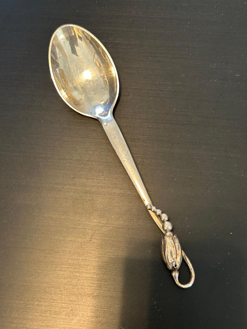 Satz von acht Sterlingsilber-Blütenlöffeln von Georg Jensen, Dänemark im Angebot 3