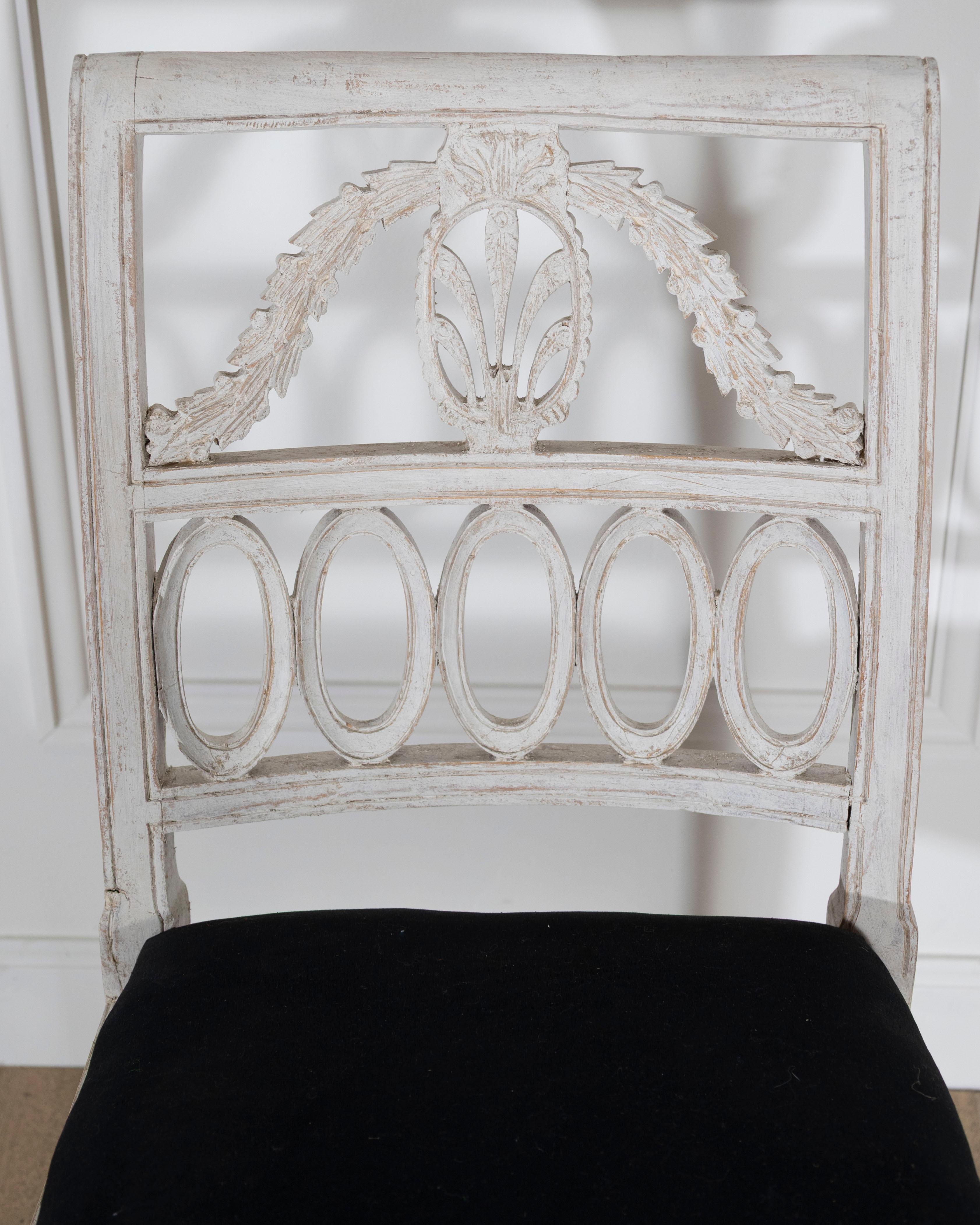 Set of Eight Swedish Gustavian Dining Chairs, circa 1820 im Angebot 4