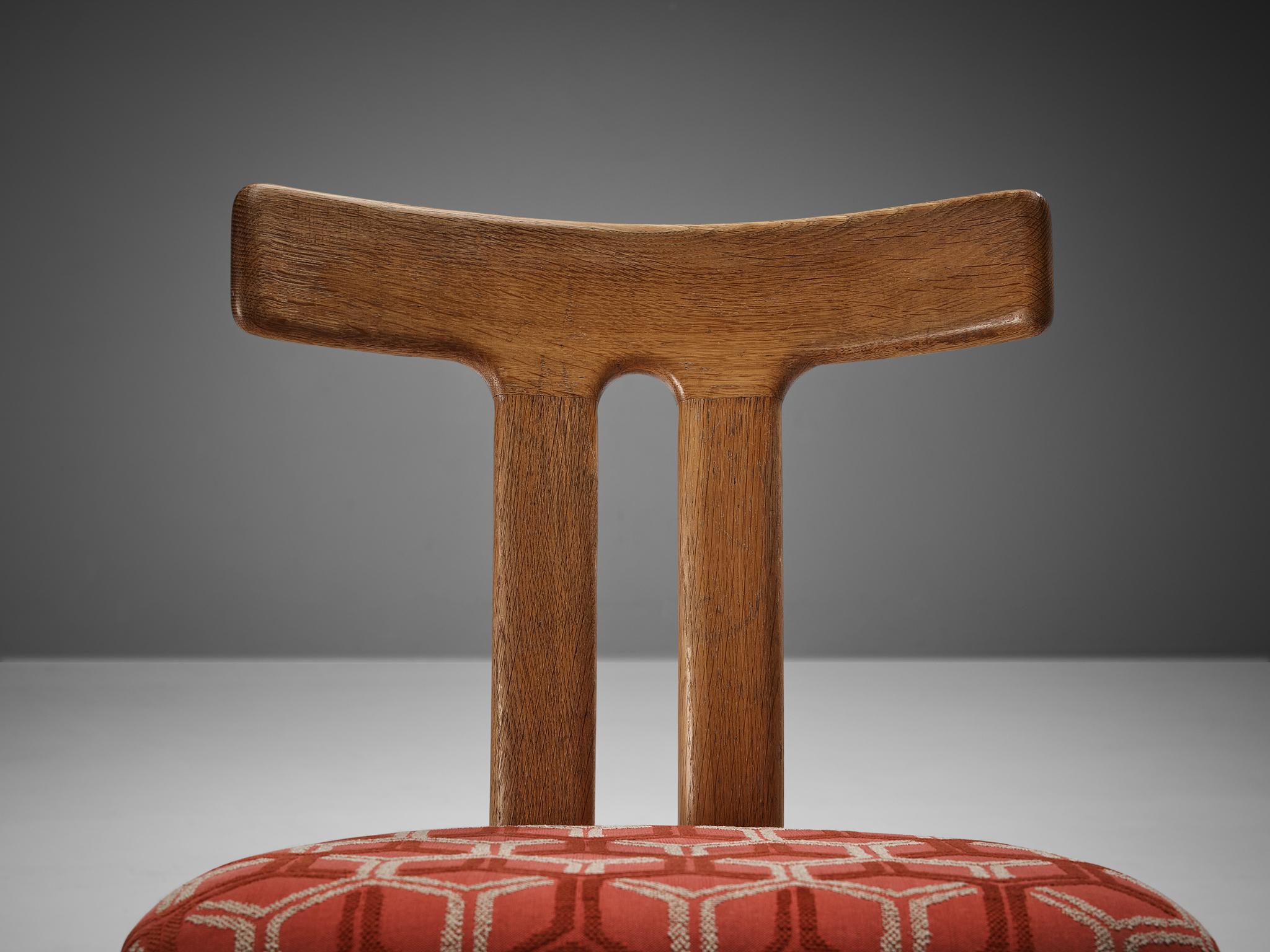 Mid-20th Century Set of Eight 'T-shape' Dining Chairs in Oak and Red Patterned Upholstery