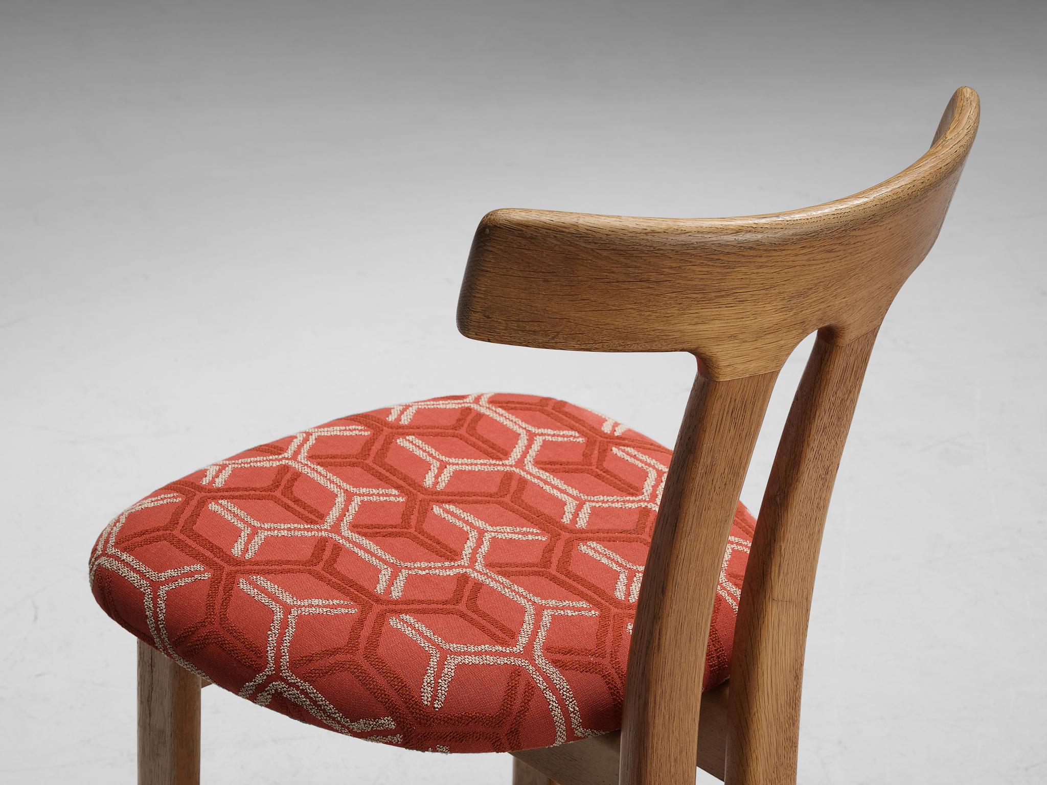 Set of Eight 'T-shape' Dining Chairs in Oak and Red Patterned Upholstery 2