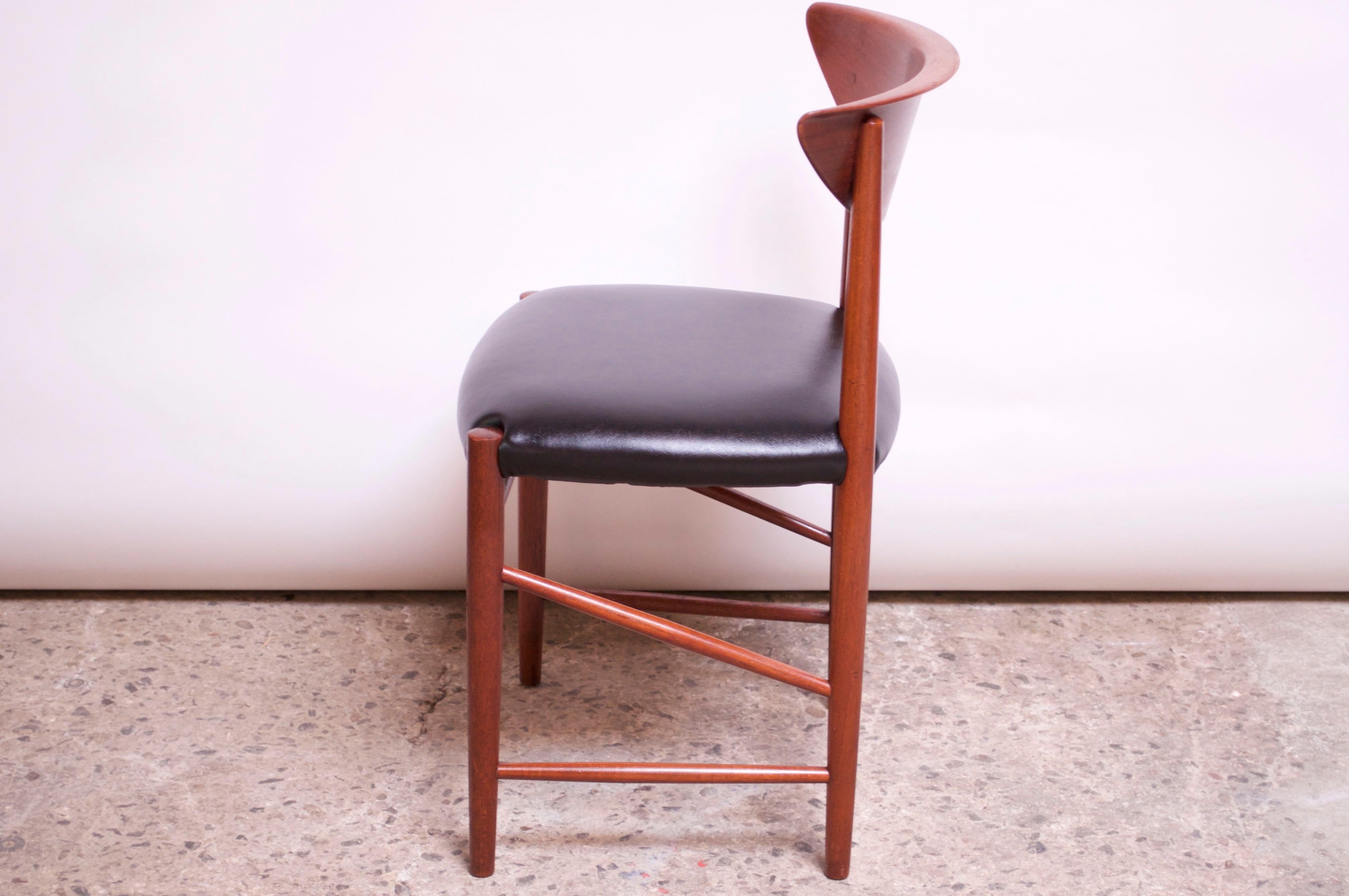 Set of Eight Teak Dining Chairs by Peter Hvidt and Orla Mølgaard Nielsen 5