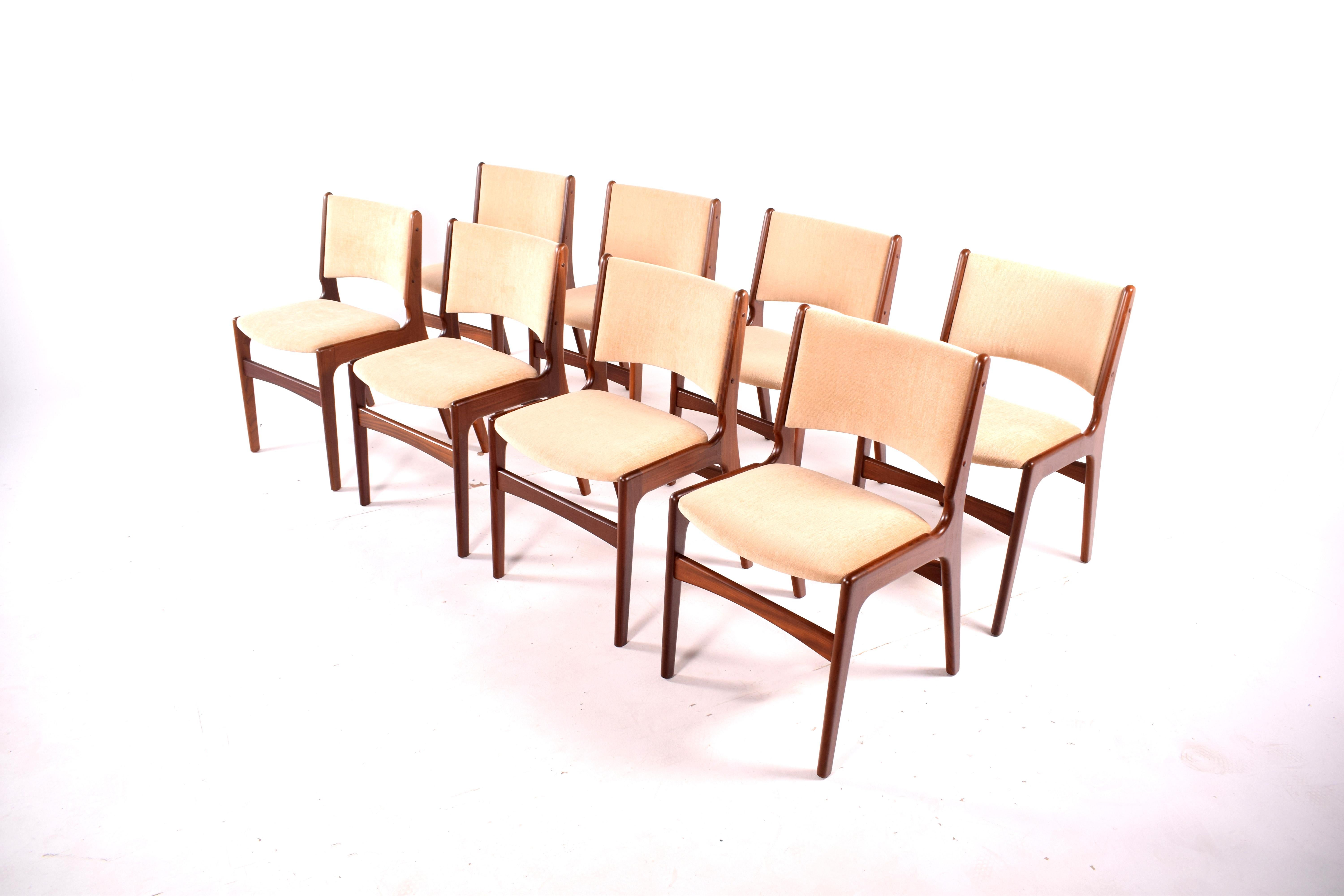 Set of Eight Teak Dining Chairs, Denmark In Good Condition In Lisboa, Lisboa