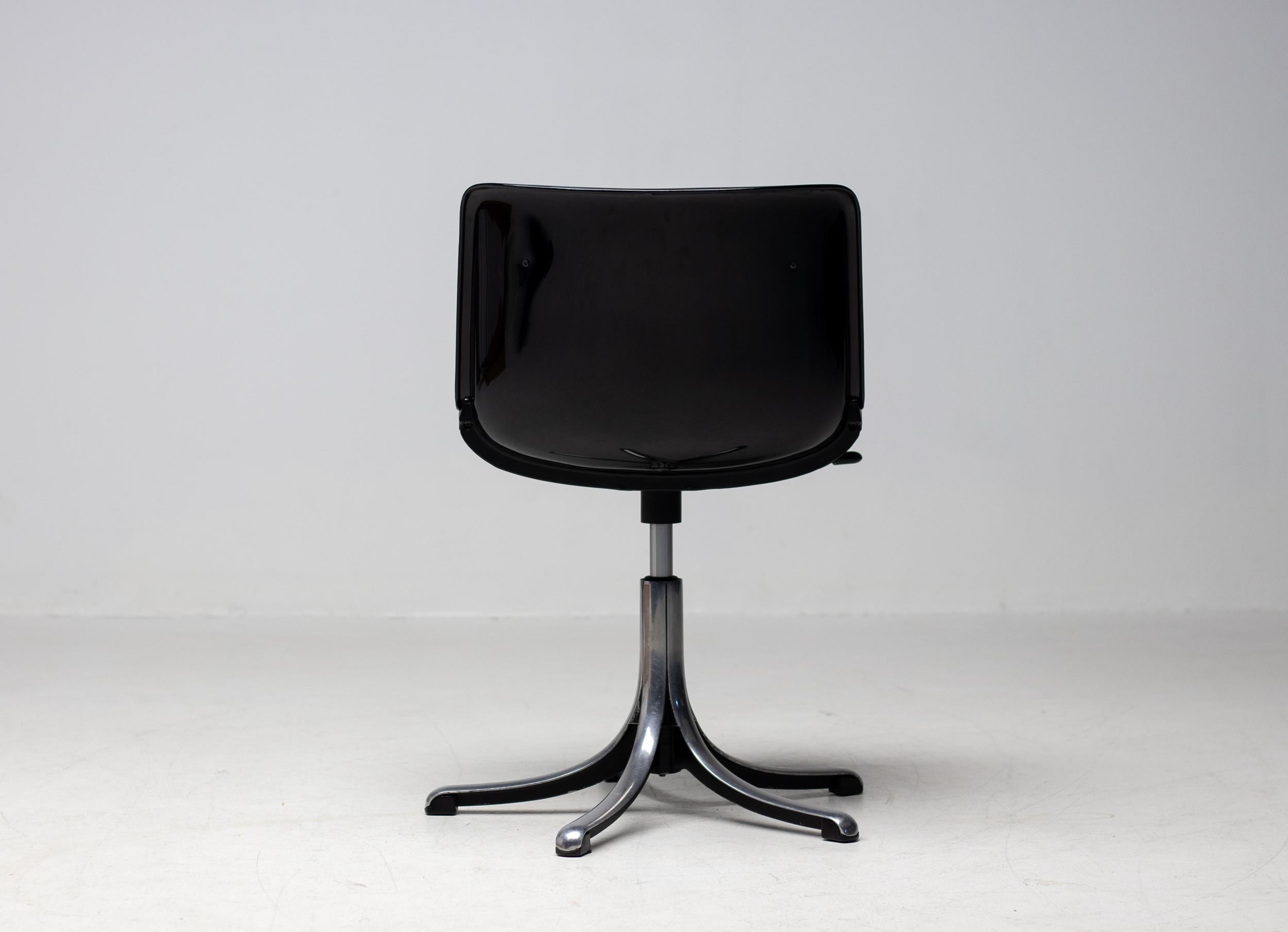 Ensemble de huit chaises Tecno Modus d'Osvaldo Borsani pour Chanel Bon état - En vente à Dronten, NL