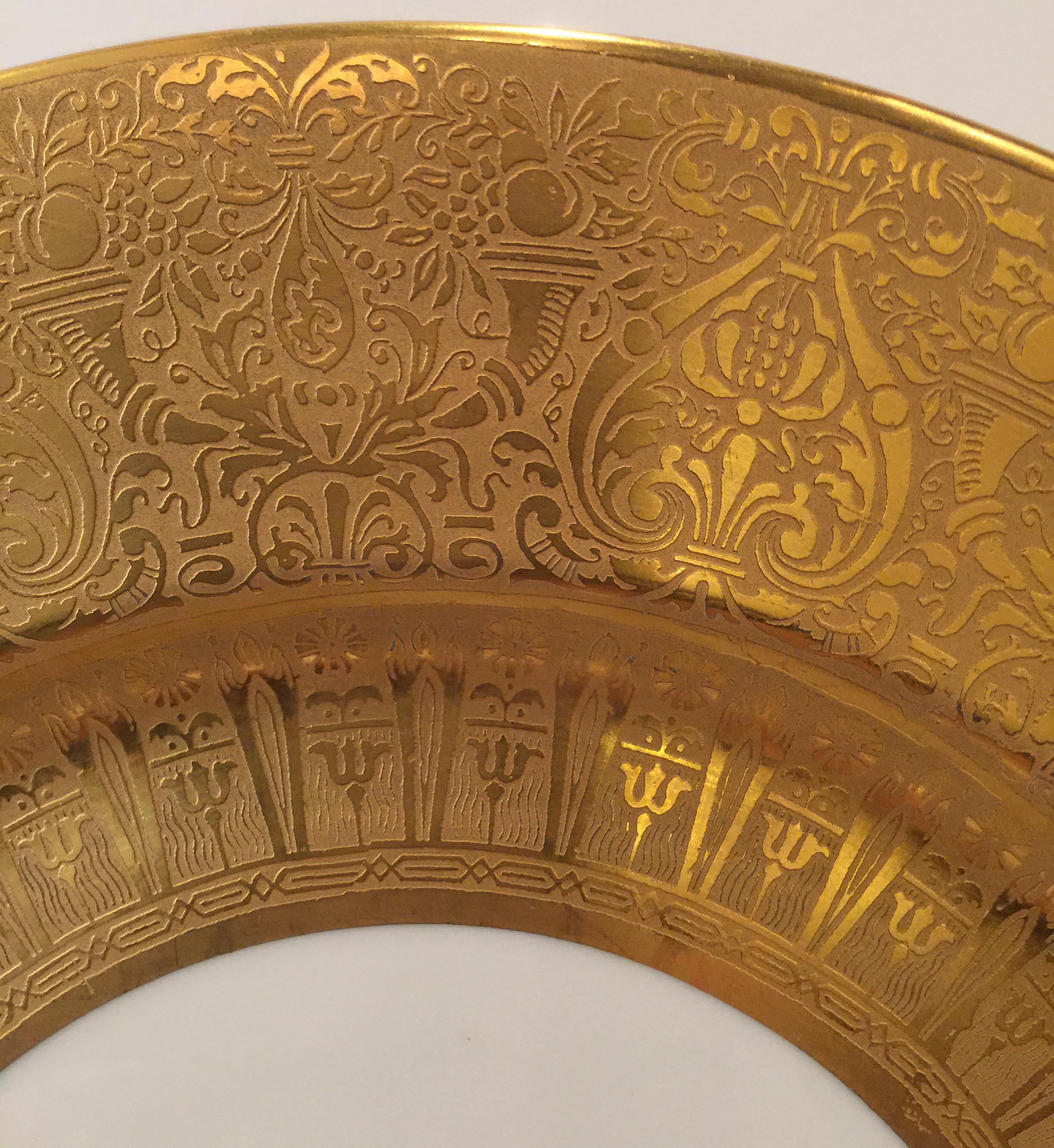 German Set of Eight Thick Gold Embossed Dinner/Service Plates Heinrich & Co., Bavaria