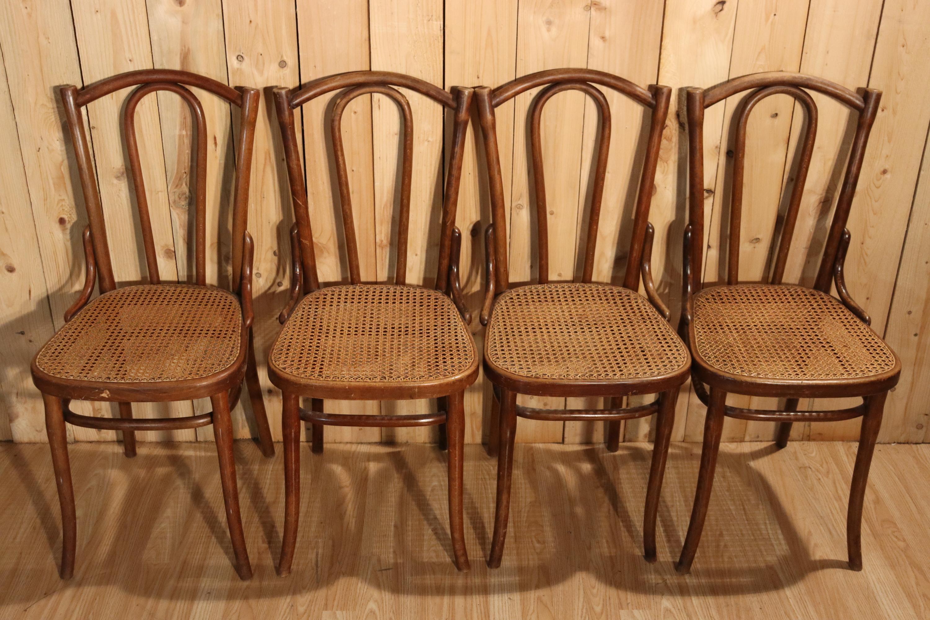 Autrichien Set Of Eight Thonet Bistro Chairs No. 56 en vente