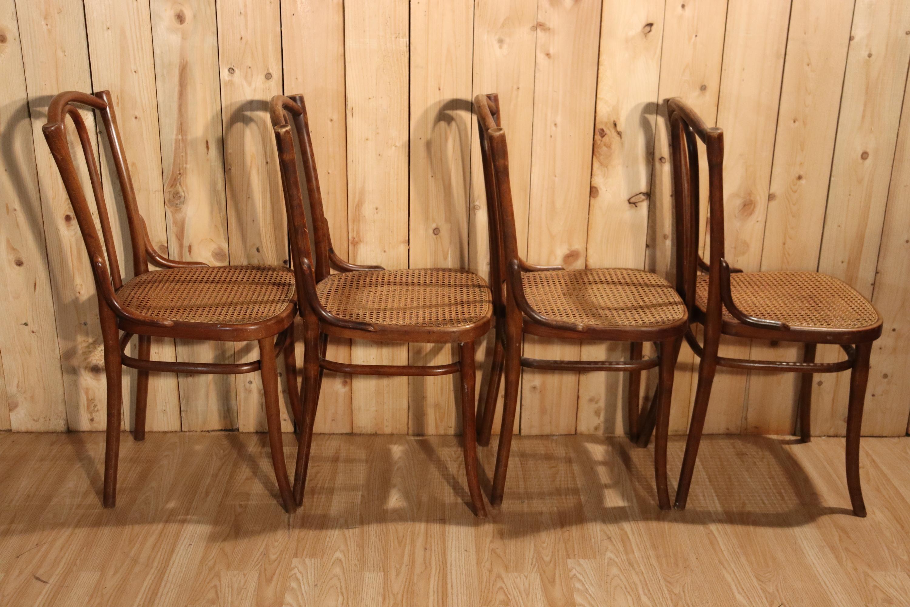 Set Of Eight Thonet Bistro Chairs No. 56 Bon état - En vente à Charmes, FR