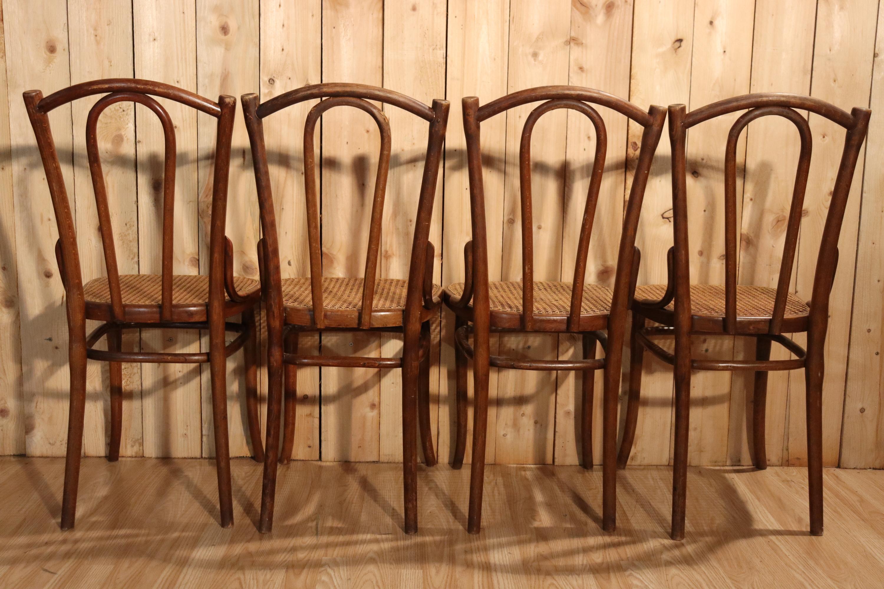 20ième siècle Set Of Eight Thonet Bistro Chairs No. 56 en vente