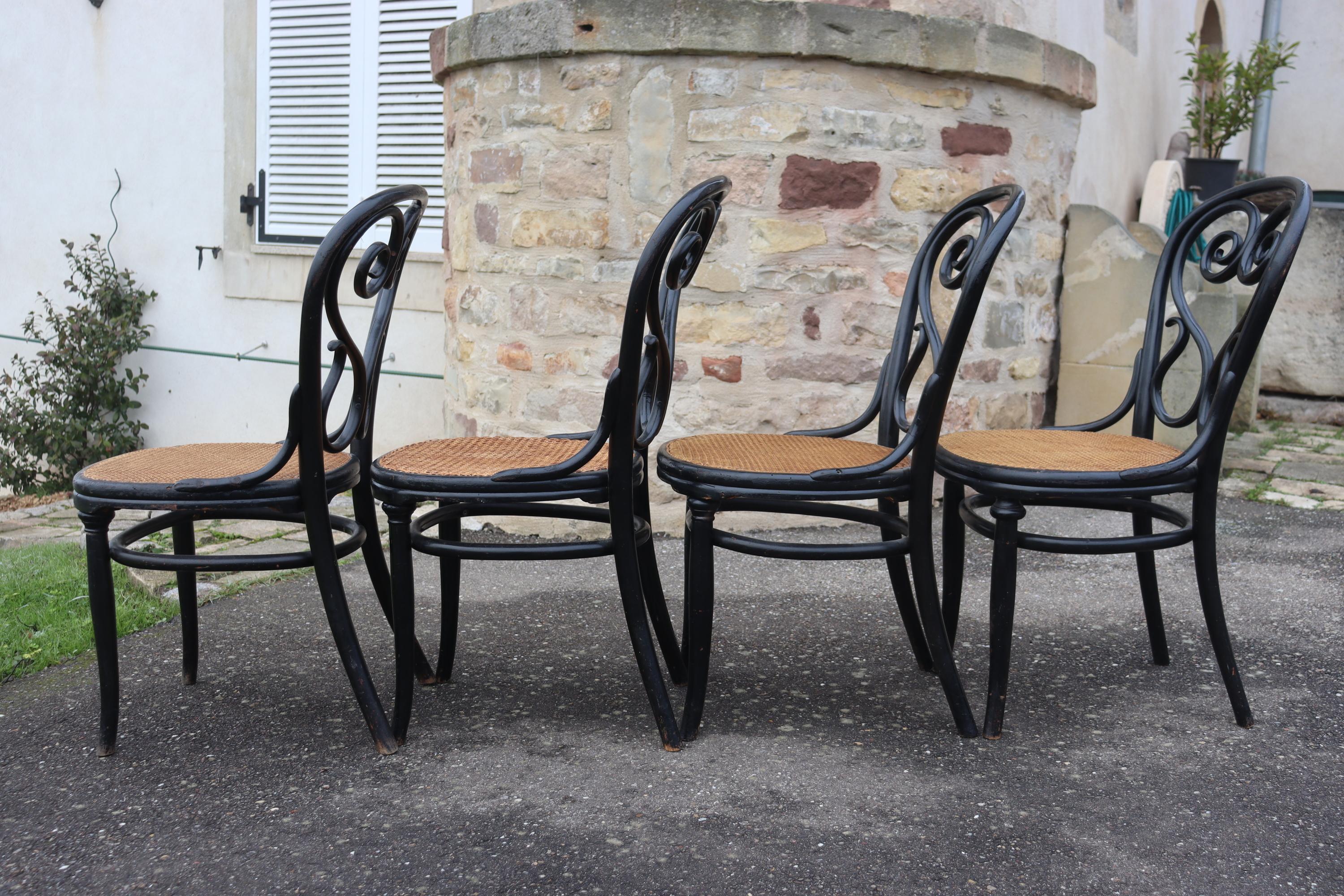 Set Of Eight Thonet Chairs, Model No. 4, Known As 