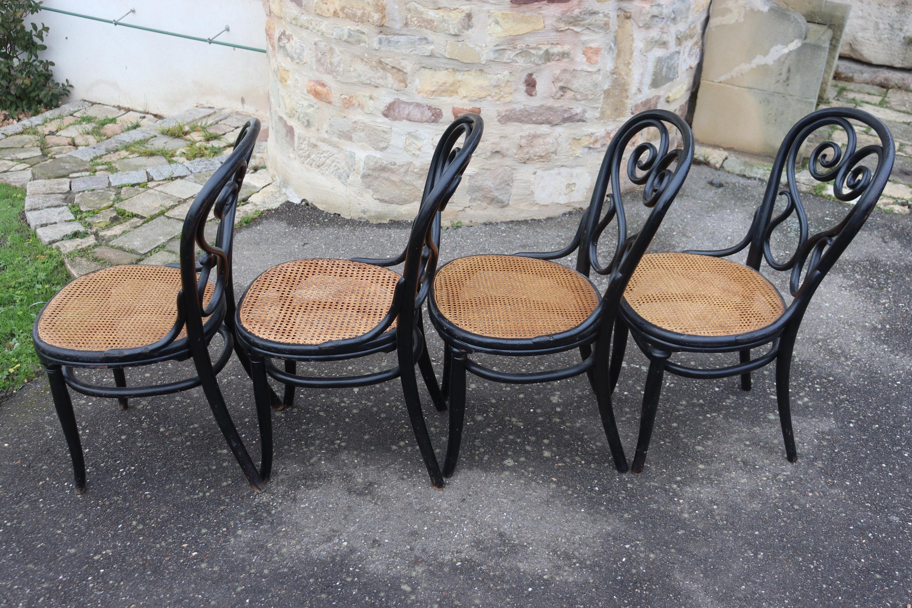 Set Of Eight Thonet Chairs, Model No. 4, Known As 