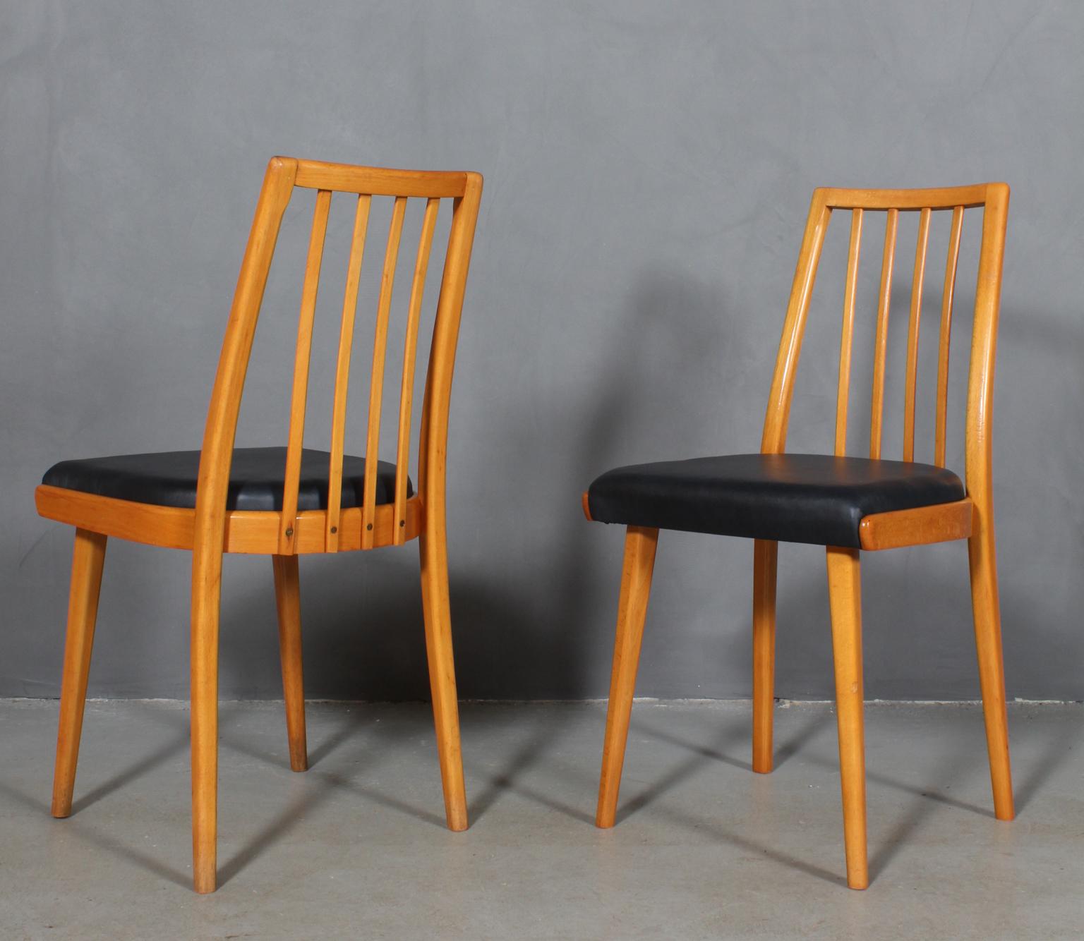 Set of Eight Thonet ‘Ton’ Dining Chairs, 1940s In Good Condition In Esbjerg, DK