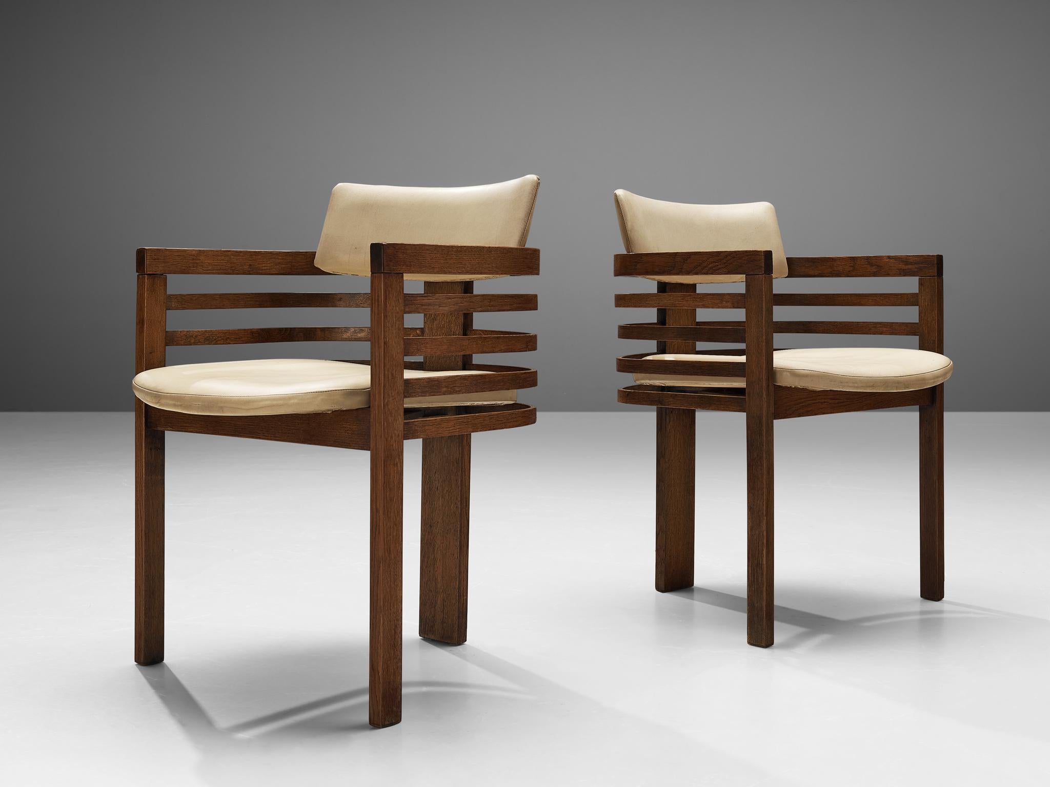 three legged dining chair