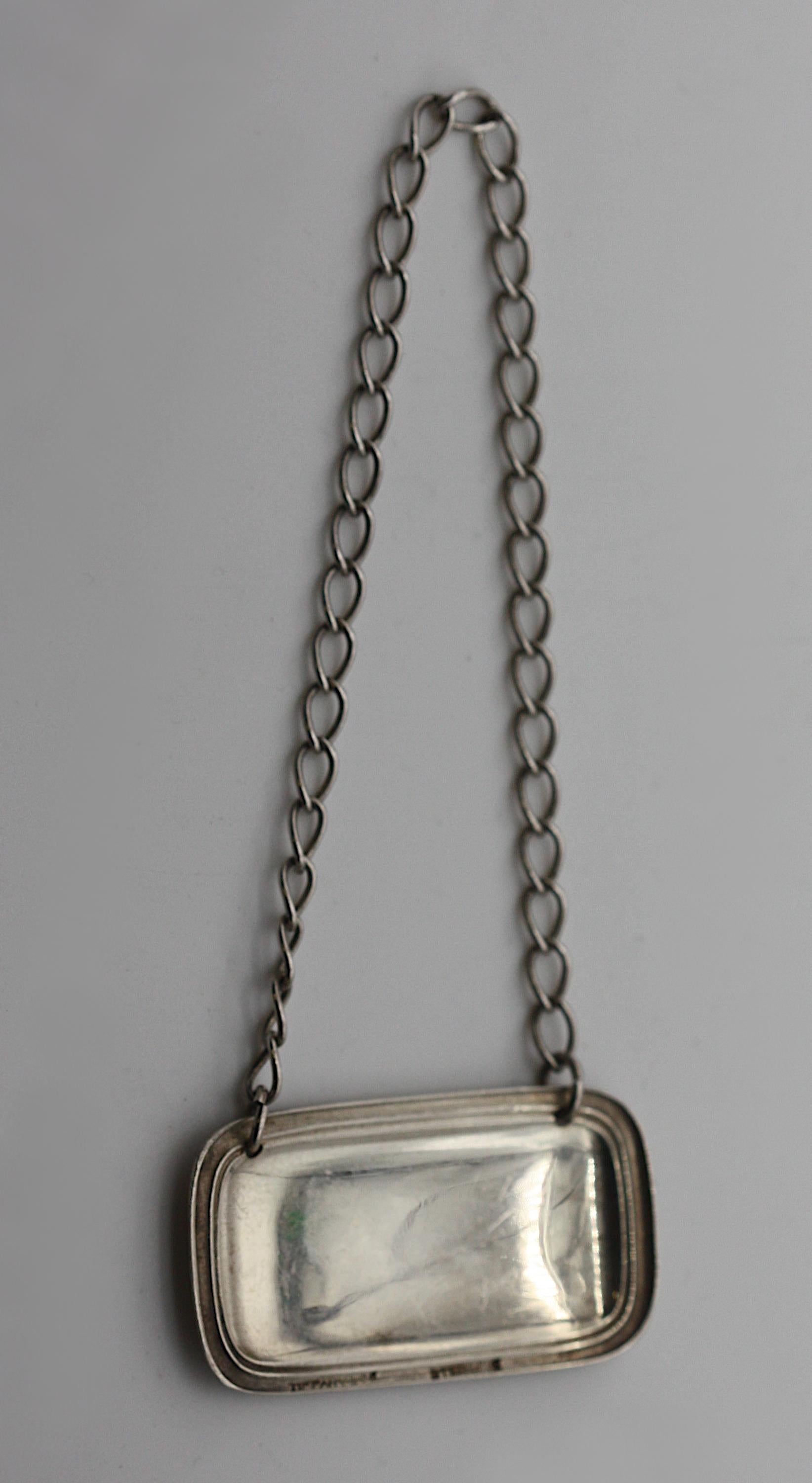 Set di otto Tiffany & Co. Etichette per decanter in argento Sterling Americano, circa 1930 in vendita 1