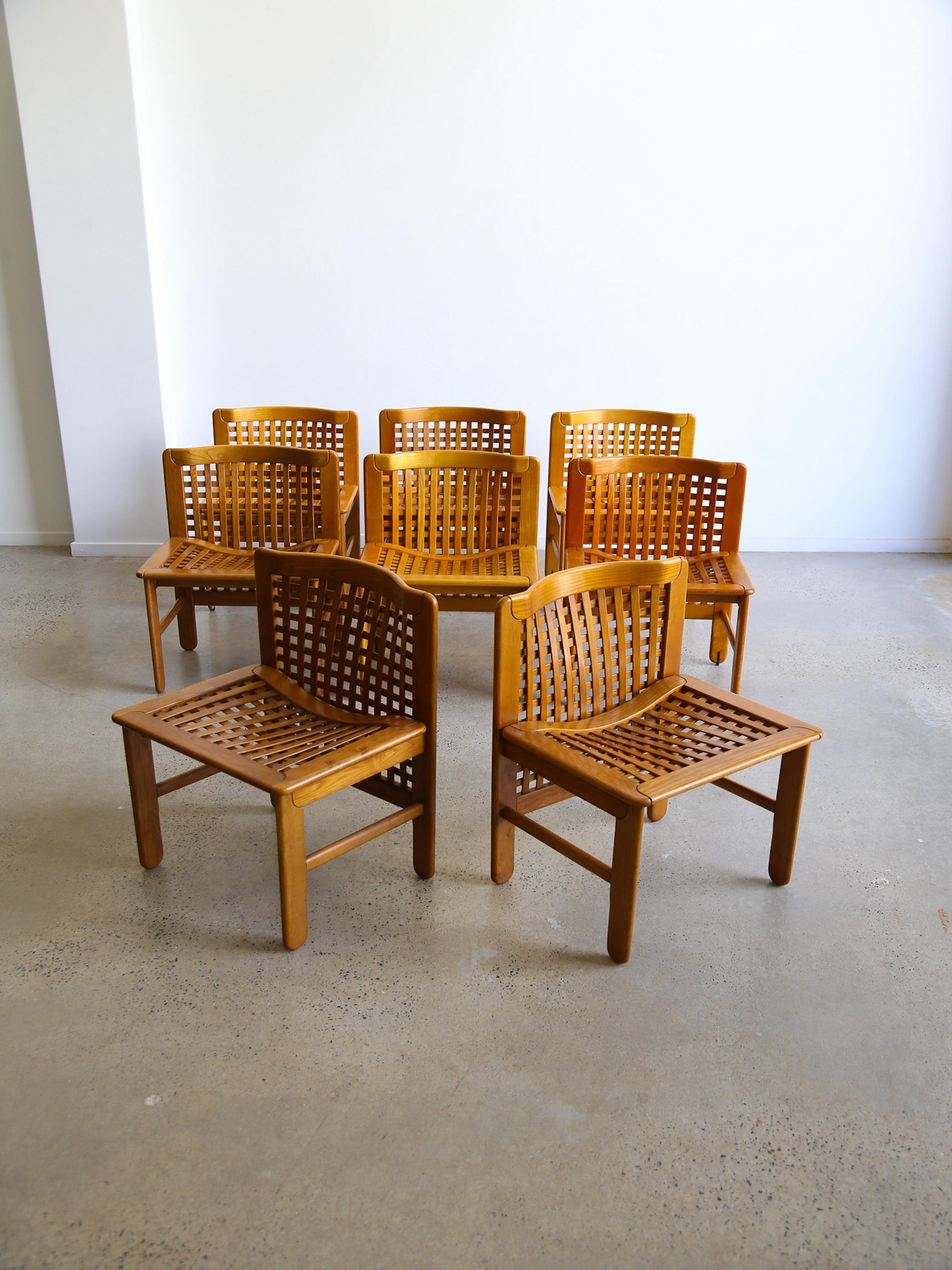 Satz von sechs Transenna-Stühlen aus Holz, entworfen von Titina Ammannati und Giampiero Vitelli und hergestellt von Pozzi und Verga in den 1970er Jahren.

Giampiero Vitelli begann seine Karriere als Designer bereits in jungen Jahren, indem er