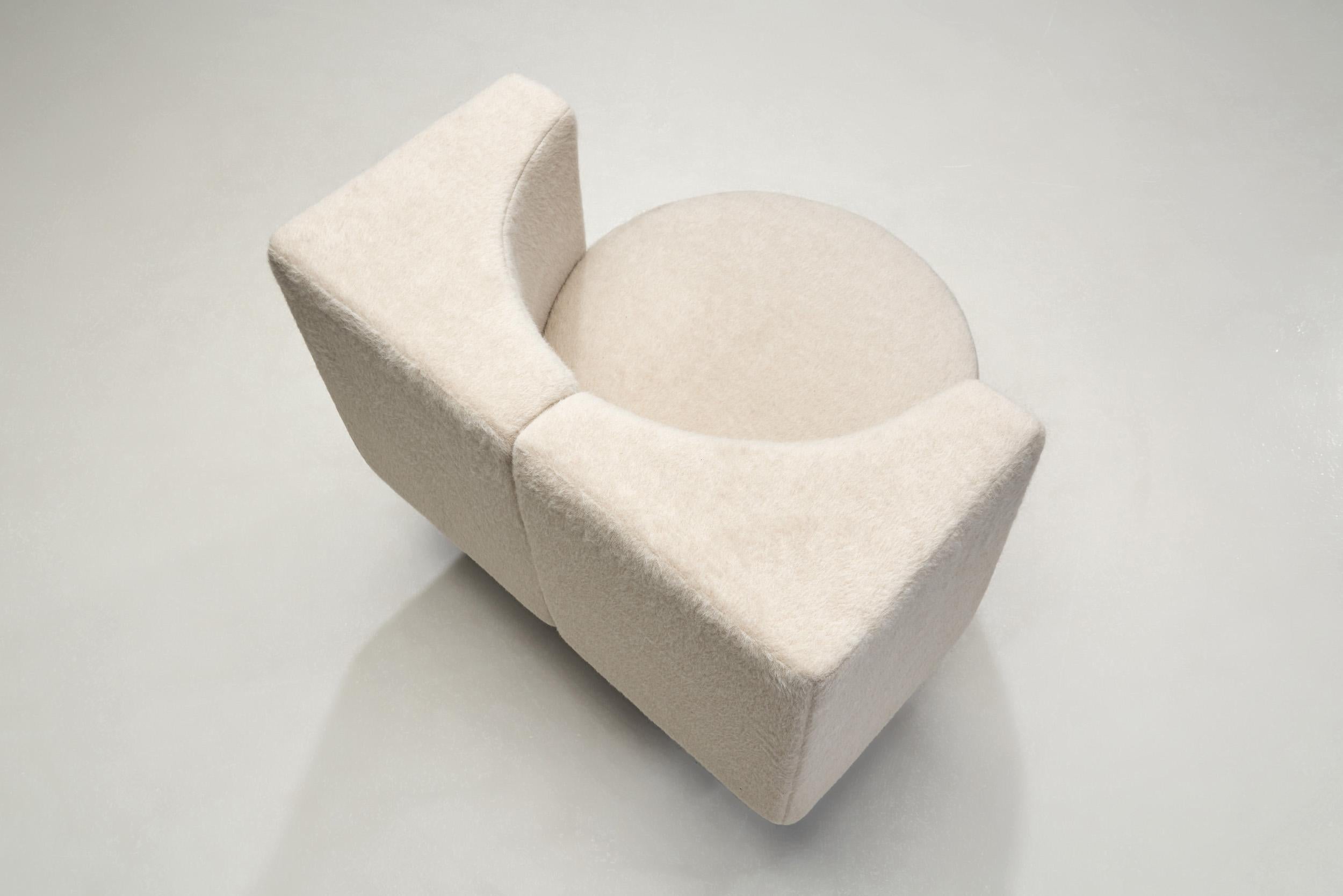 Tchèque Ensemble de huit fauteuils club tapissés, Tchécoslovaquie, 1970 en vente