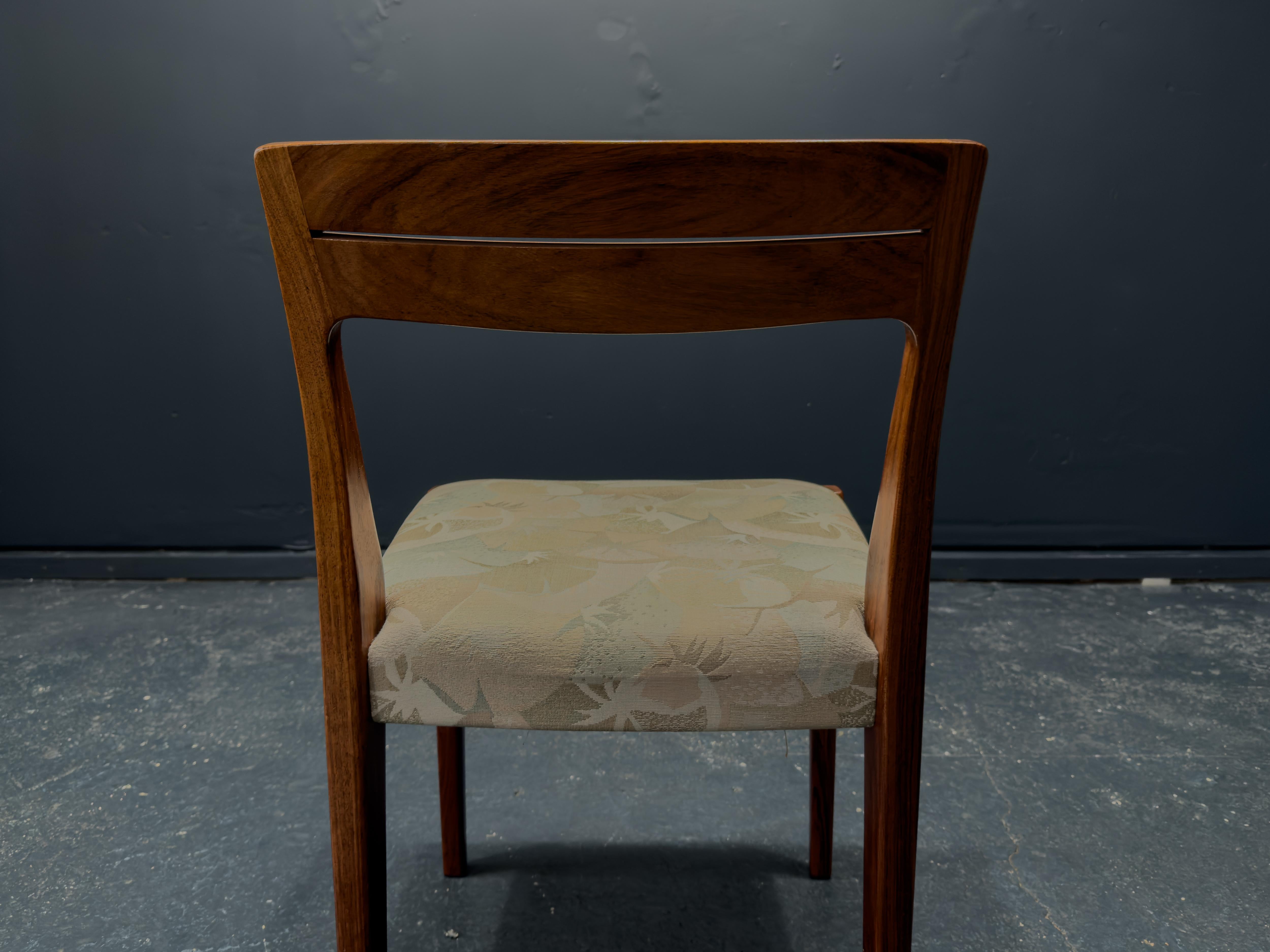 Set di otto sedie da pranzo imbottite in vendita 4