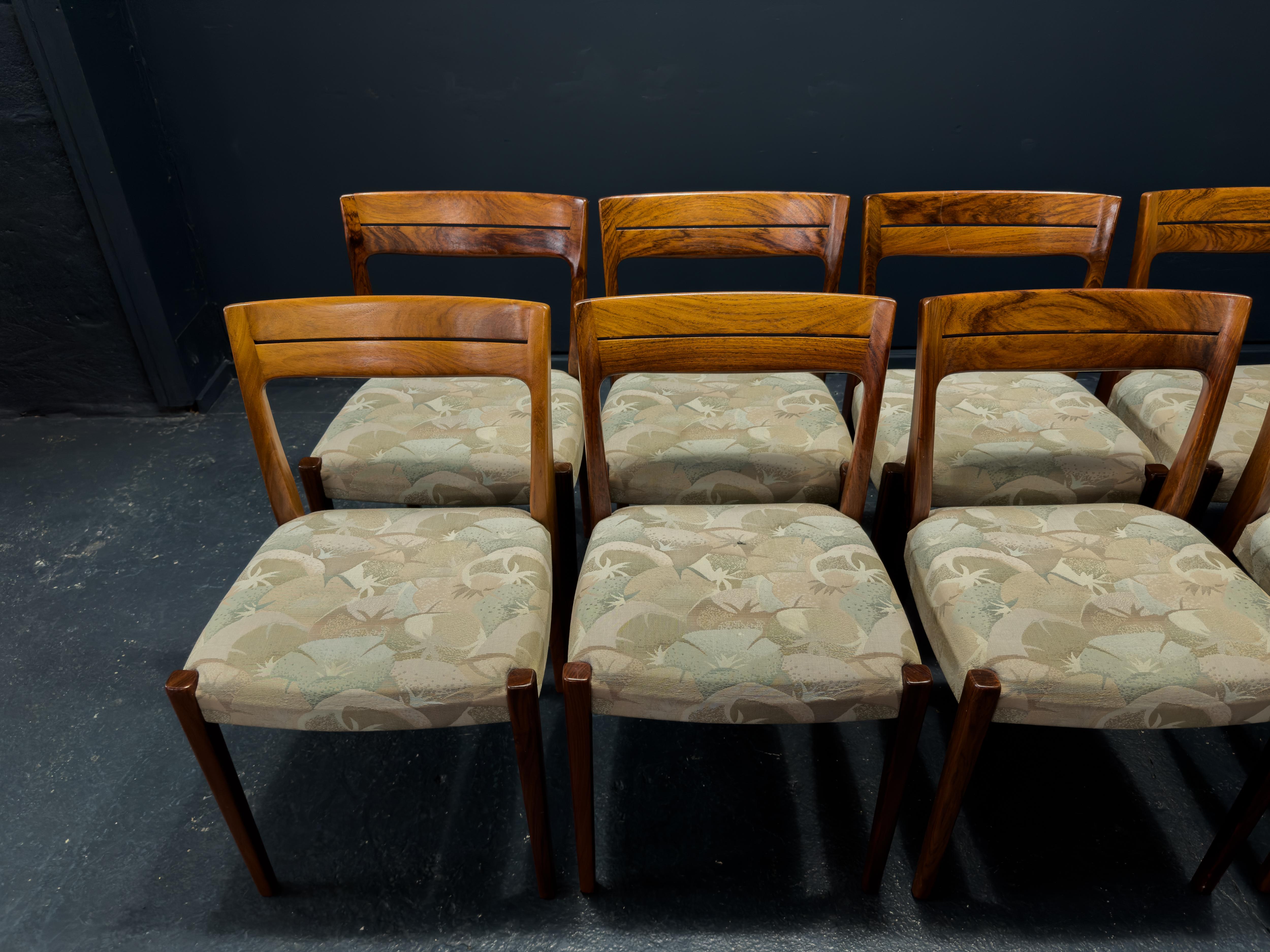 Mid-Century moderno Set di otto sedie da pranzo imbottite in vendita