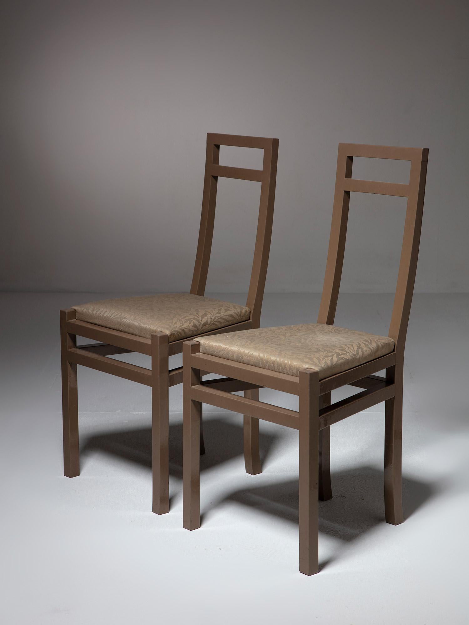 Conjunto de ocho sillas 
