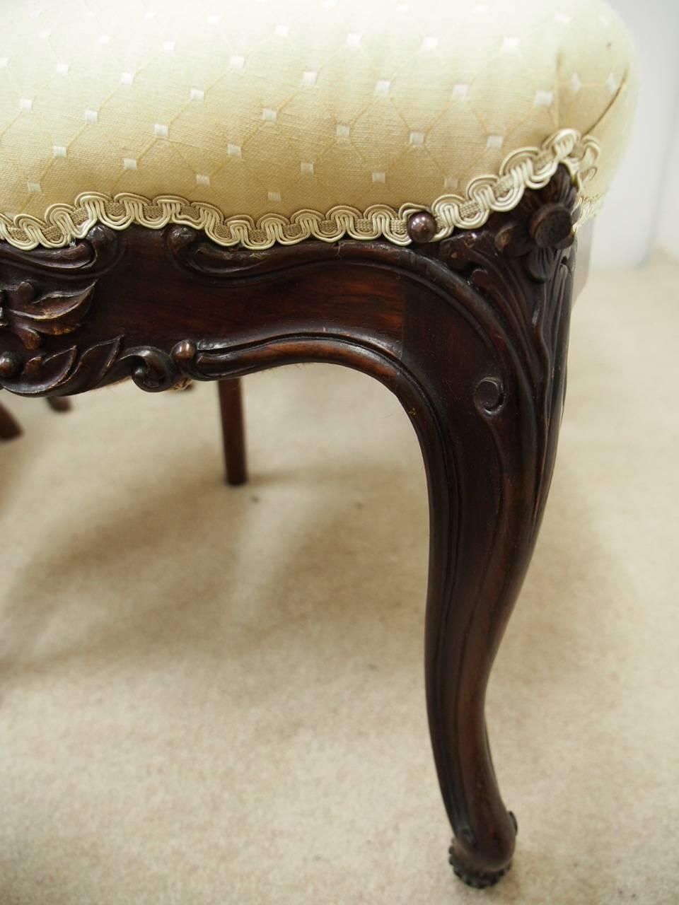 Set of Eight Victorian Mahogany Dining Chairs, circa 1870 For Sale 4