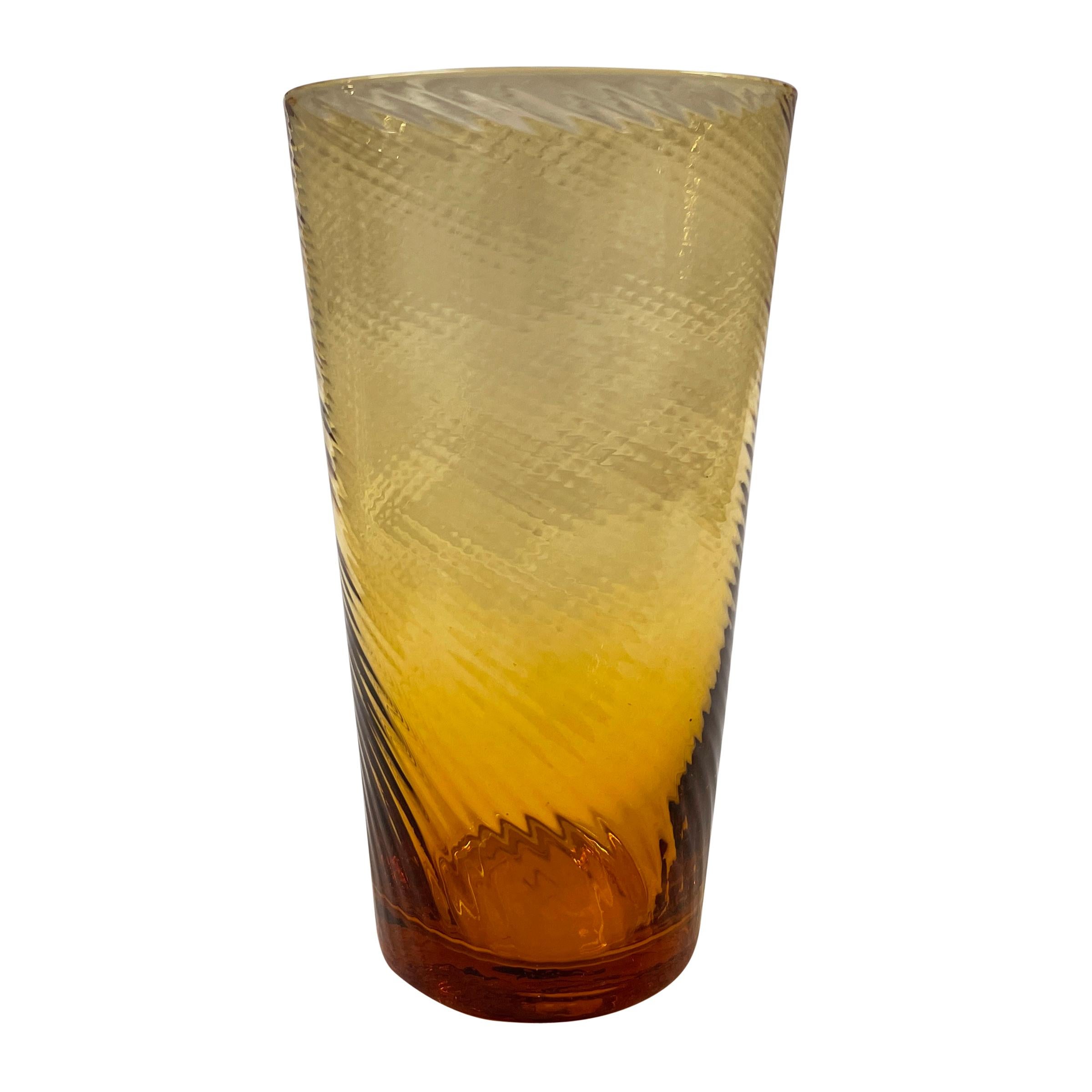 Set of Eight Vintage Amber Tumblers In Good Condition In Chicago, IL