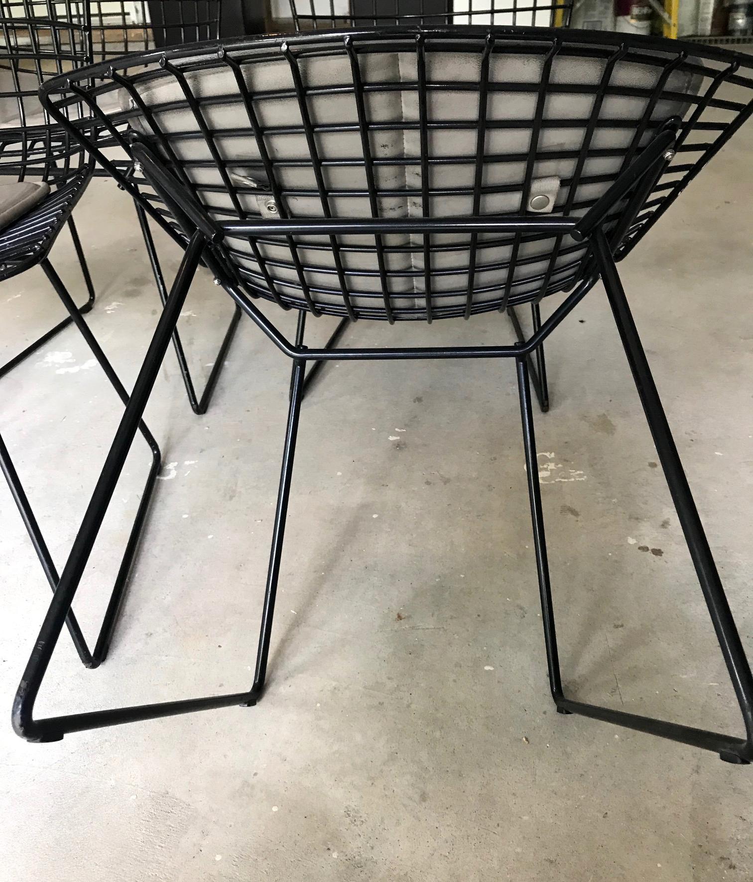 Set of Eight Vintage Chairs by Harry Bertoia for Knoll In Good Condition In Atlanta, GA