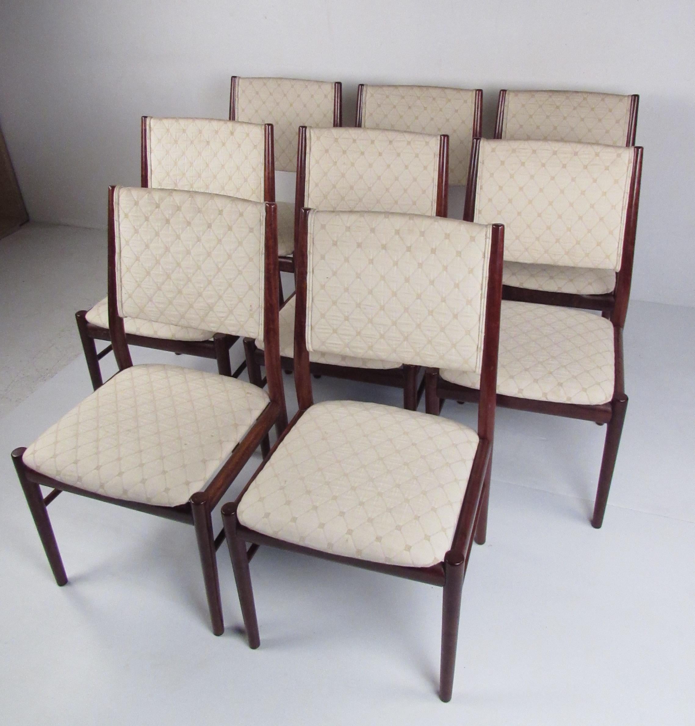 Set of Eight Vintage Danish Rosewood Chairs from Skovby Møbelfabrik (Moderne der Mitte des Jahrhunderts) im Angebot