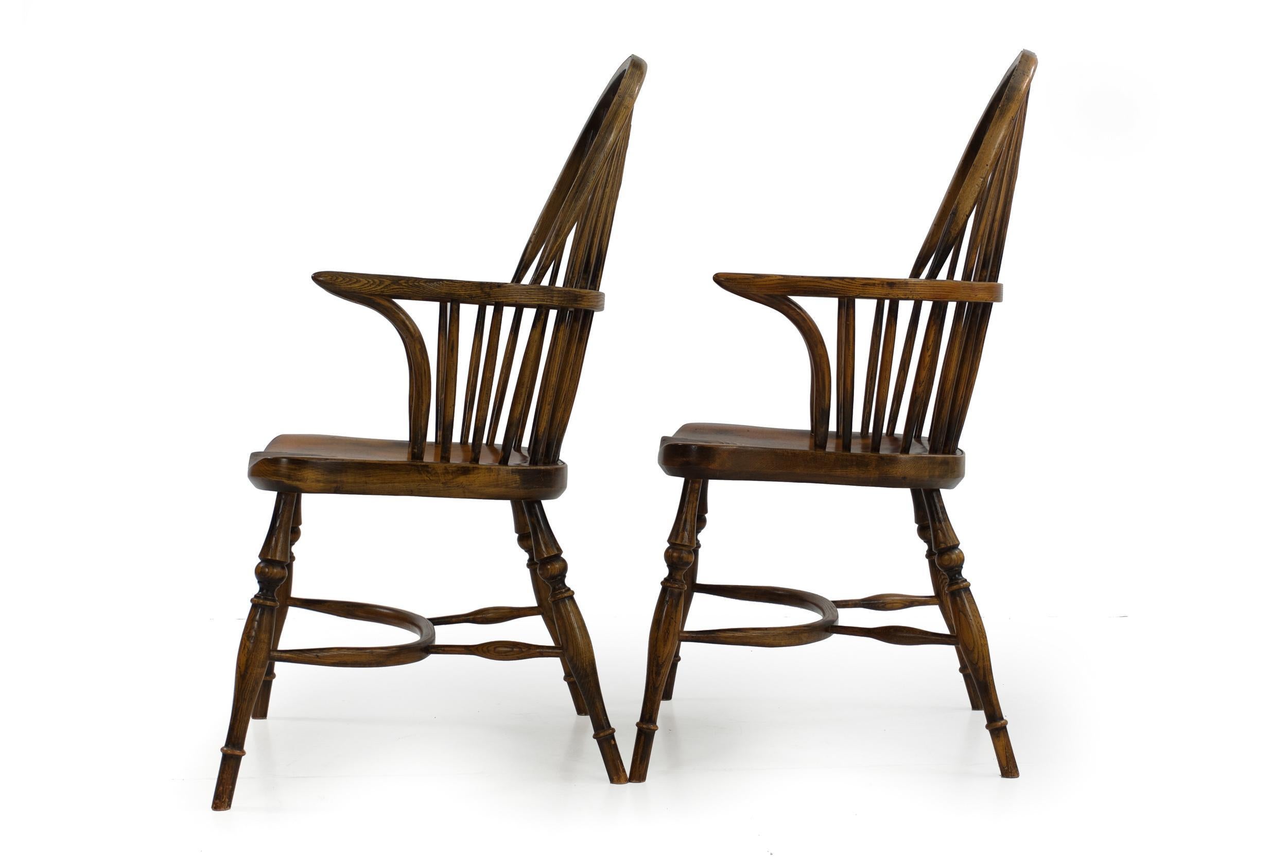 Carved Set of Eight Vintage English Windsor Style Dining Arm Chairs, 20th Century