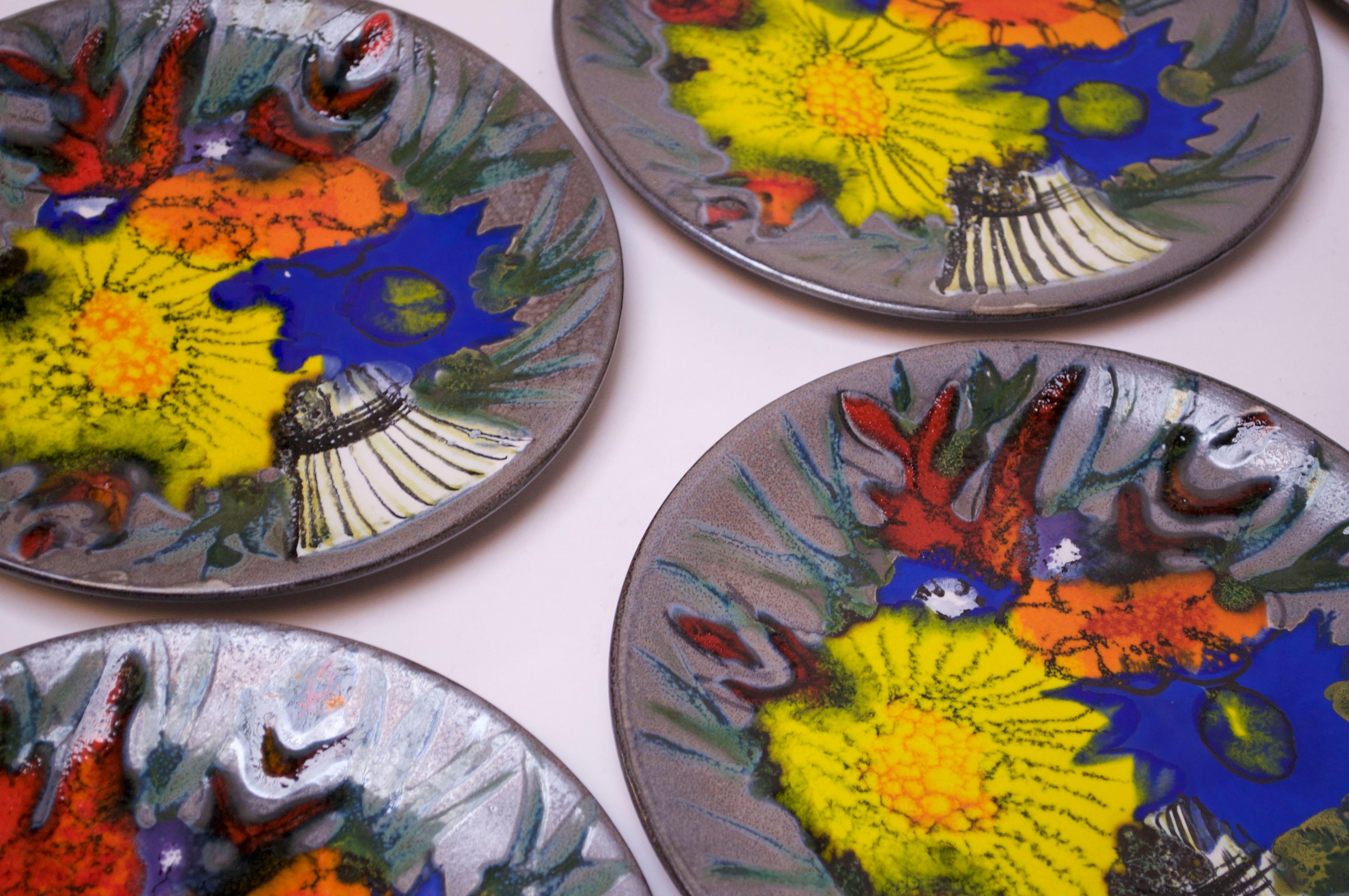 Set of Eight Vintage French Porcelain Enamel 'Floral' Cake Plates In Excellent Condition For Sale In Brooklyn, NY