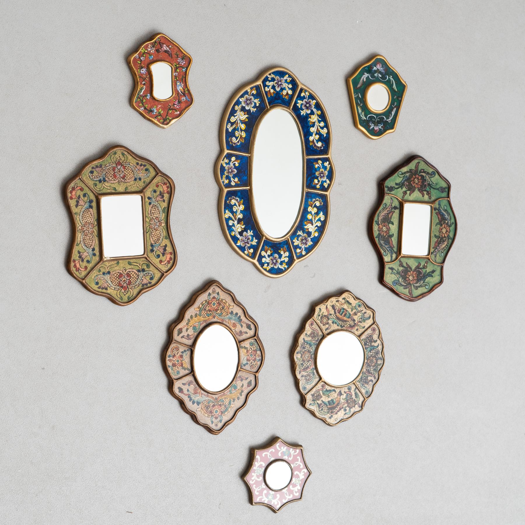 Set of Eight Vintage Peruvian Mid-Century Hand-Painted Wooden Wall Mirrors In Good Condition For Sale In Barcelona, ES
