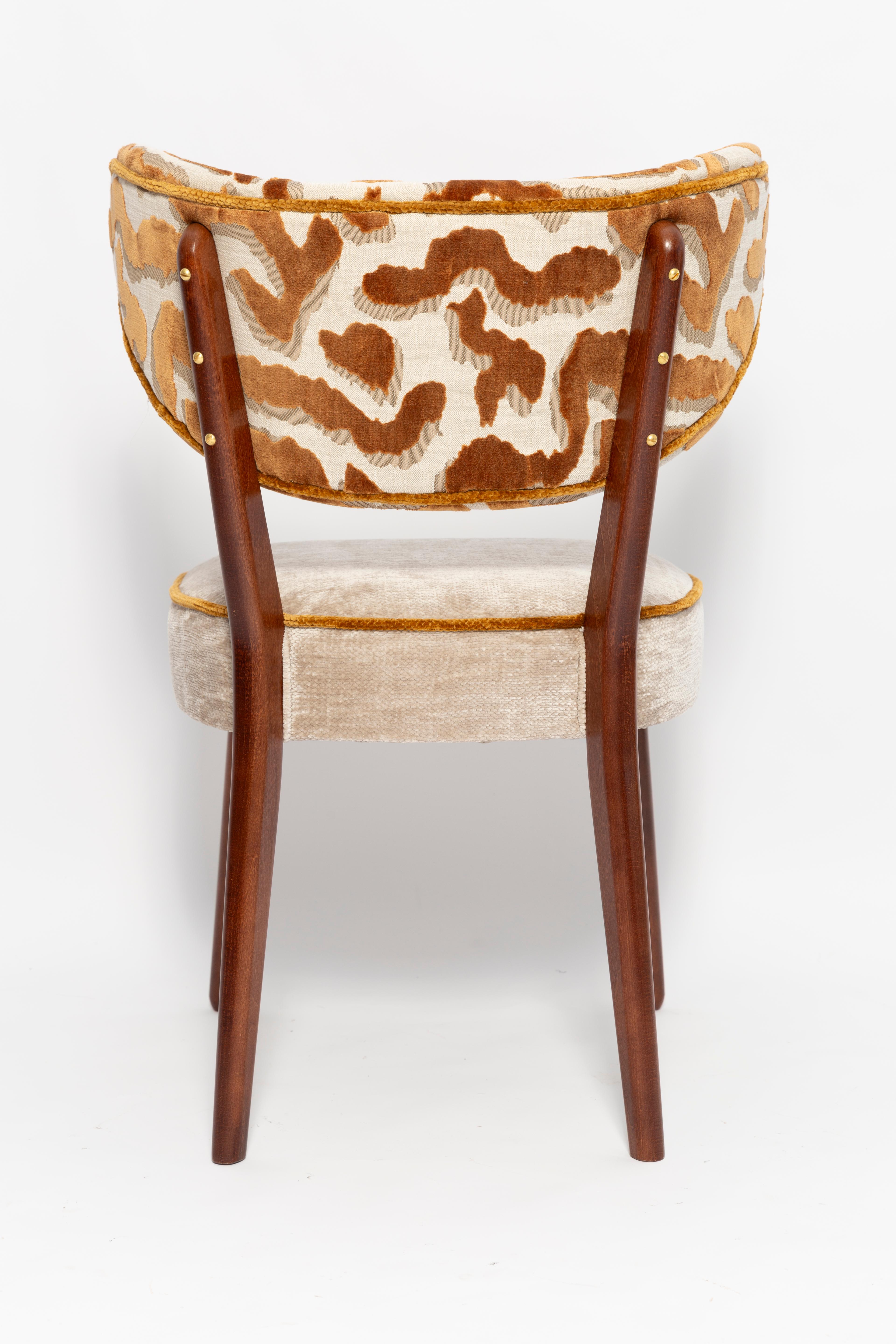 Satz von acht Vintola Studio Esszimmerstühlen, Casamance Nimbus Leopard Fabric im Angebot 2