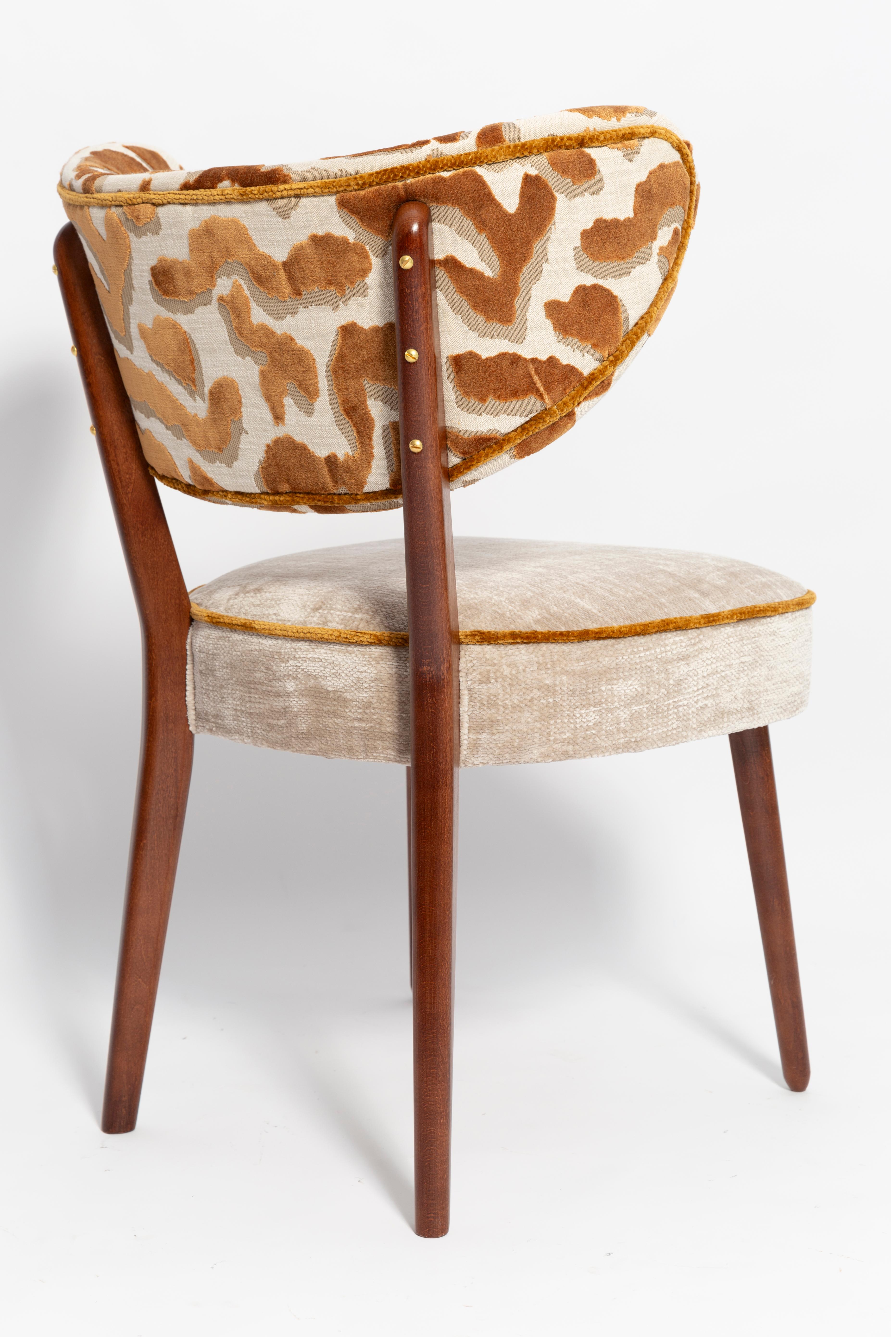 Satz von acht Vintola Studio Esszimmerstühlen, Casamance Nimbus Leopard Fabric (21. Jahrhundert und zeitgenössisch) im Angebot