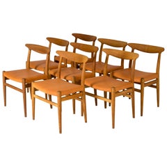 Ensemble de huit chaises de salle à manger « W2 » de Hans J. Wegner