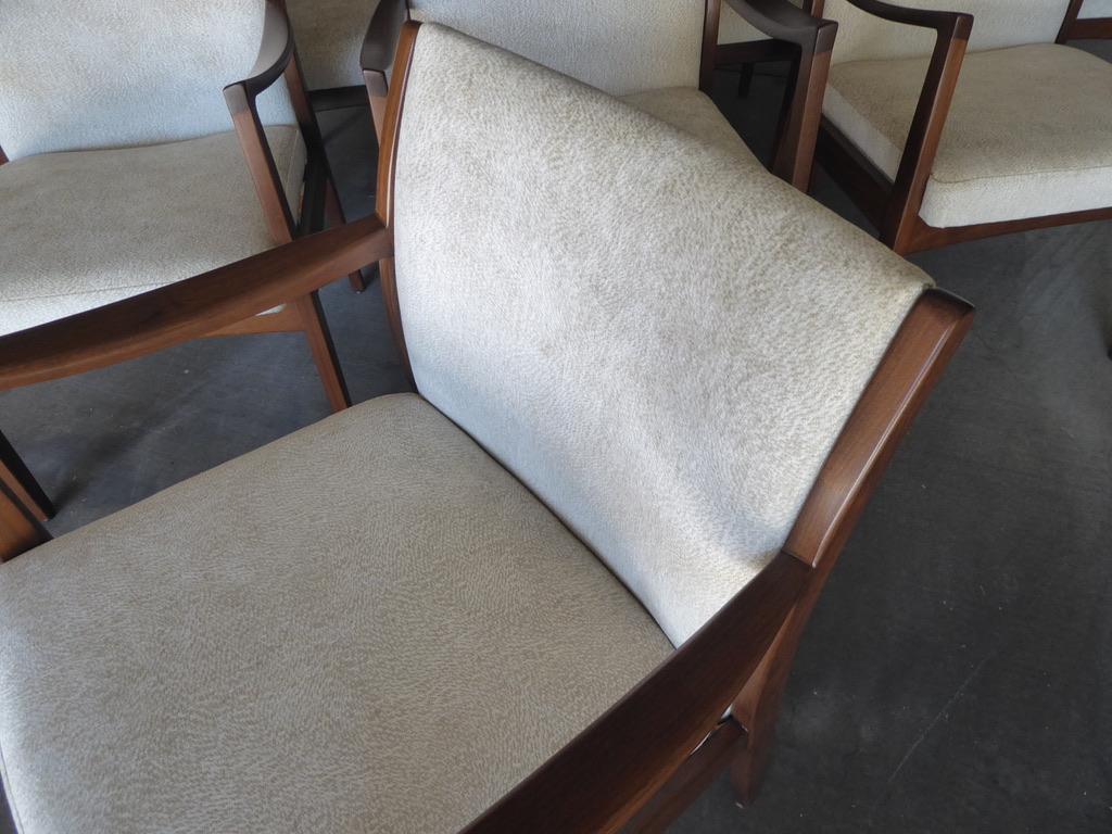 Mid-20th Century Set of Eight Walnut Dining Chairs by Johnson Chair Co. circa 1950s For Sale