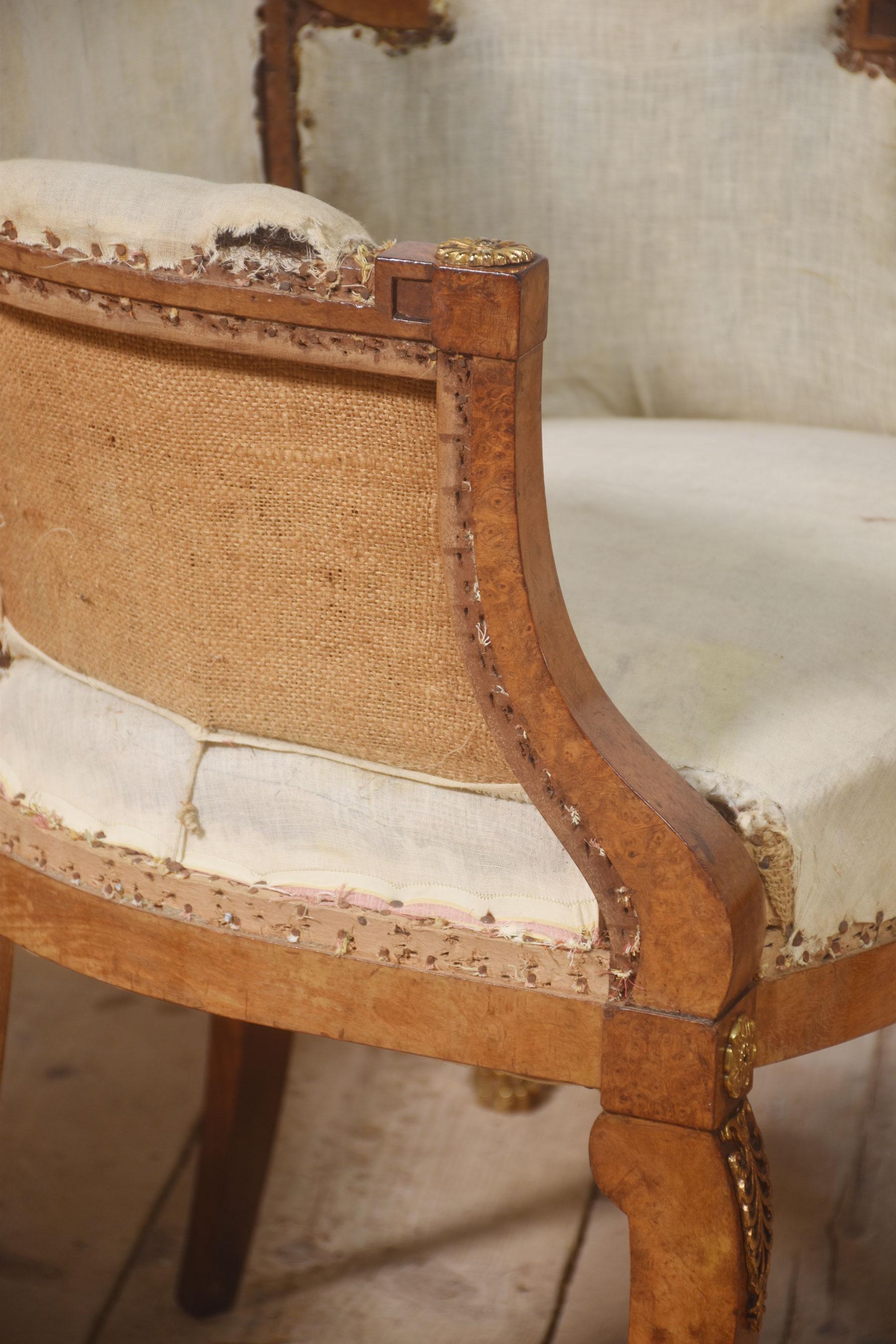 Conjunto de ocho sillas de comedor de nogal Nogal en venta