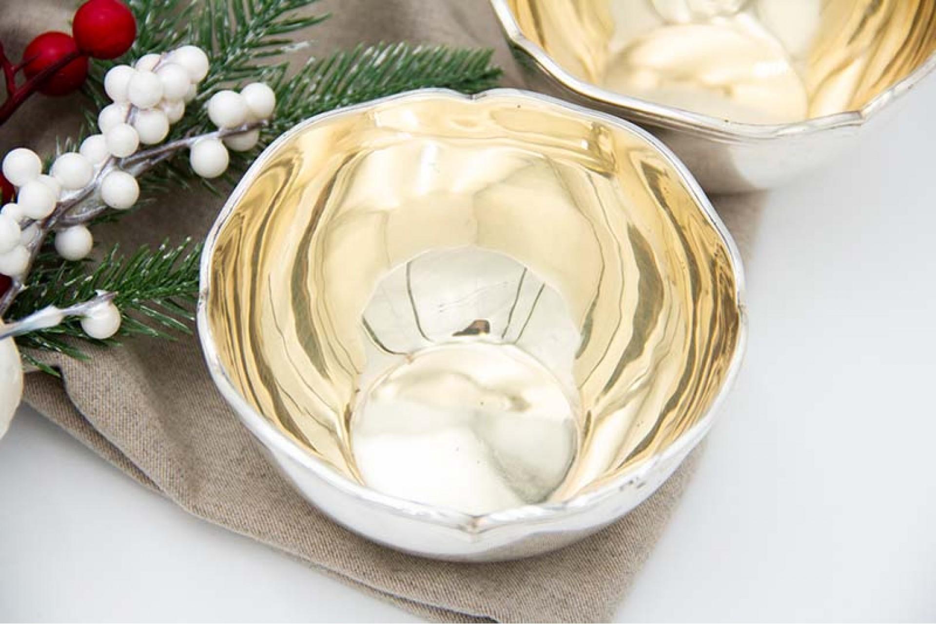 Set of eight washbasins in smooth silver with double friezes on the edges im Zustand „Gut“ im Angebot in Porto, PT