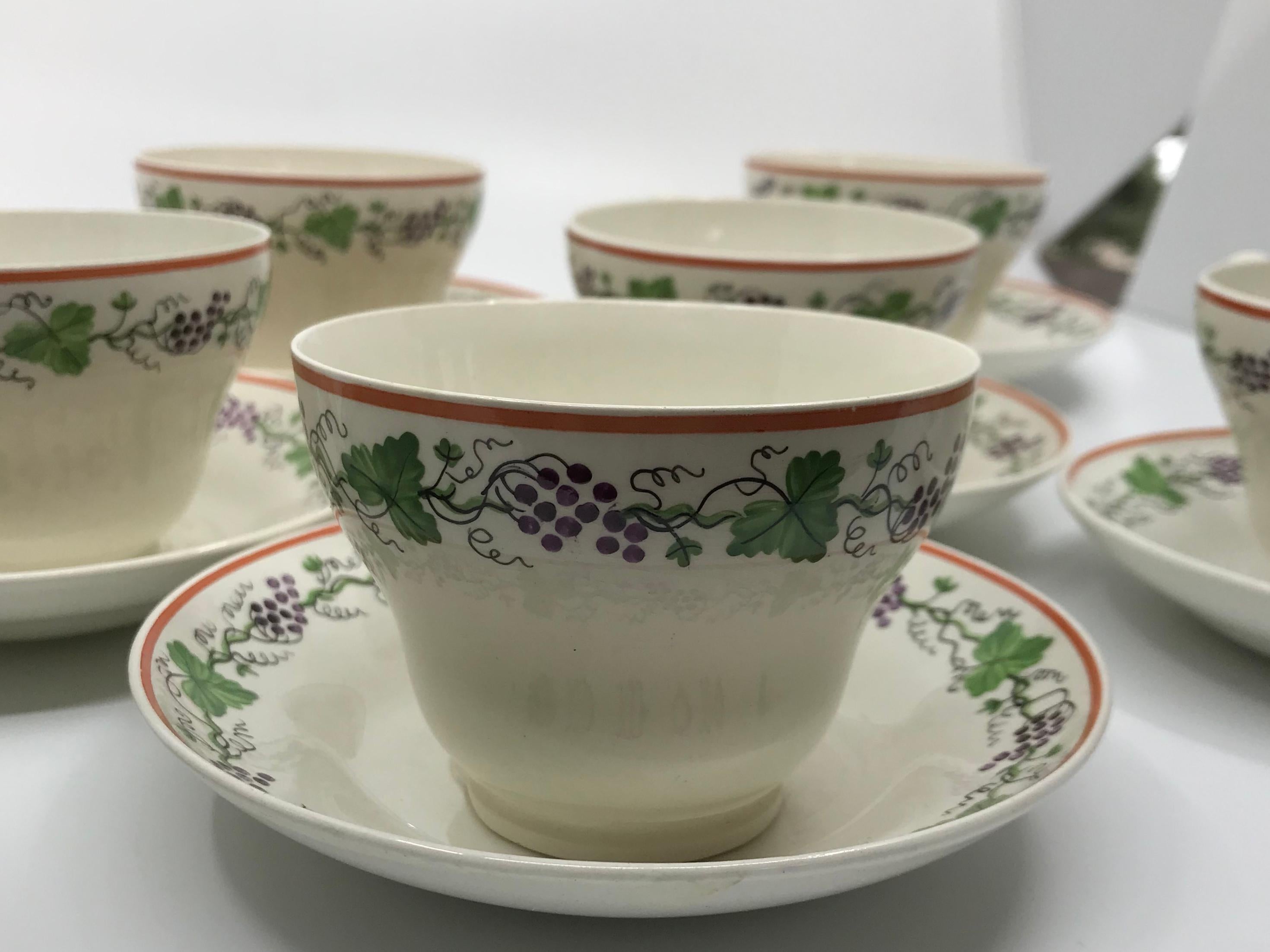 Set of Eight Wedgwood Creamware Grape Leaf Cups and Saucers In Good Condition For Sale In New York, NY