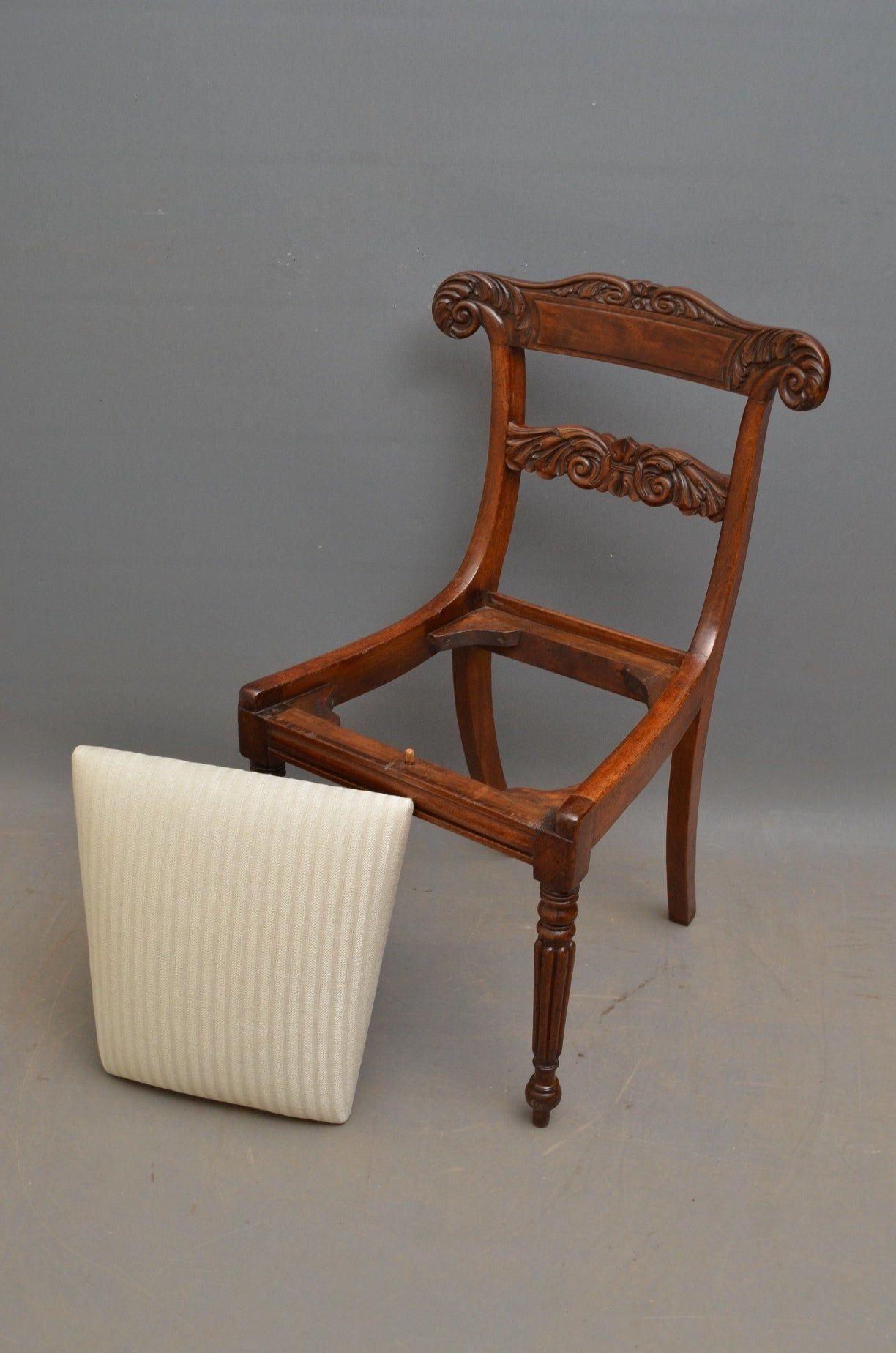 English Set of Eight William iv Dining Mahogany Dining Chairs, circa 1830 For Sale