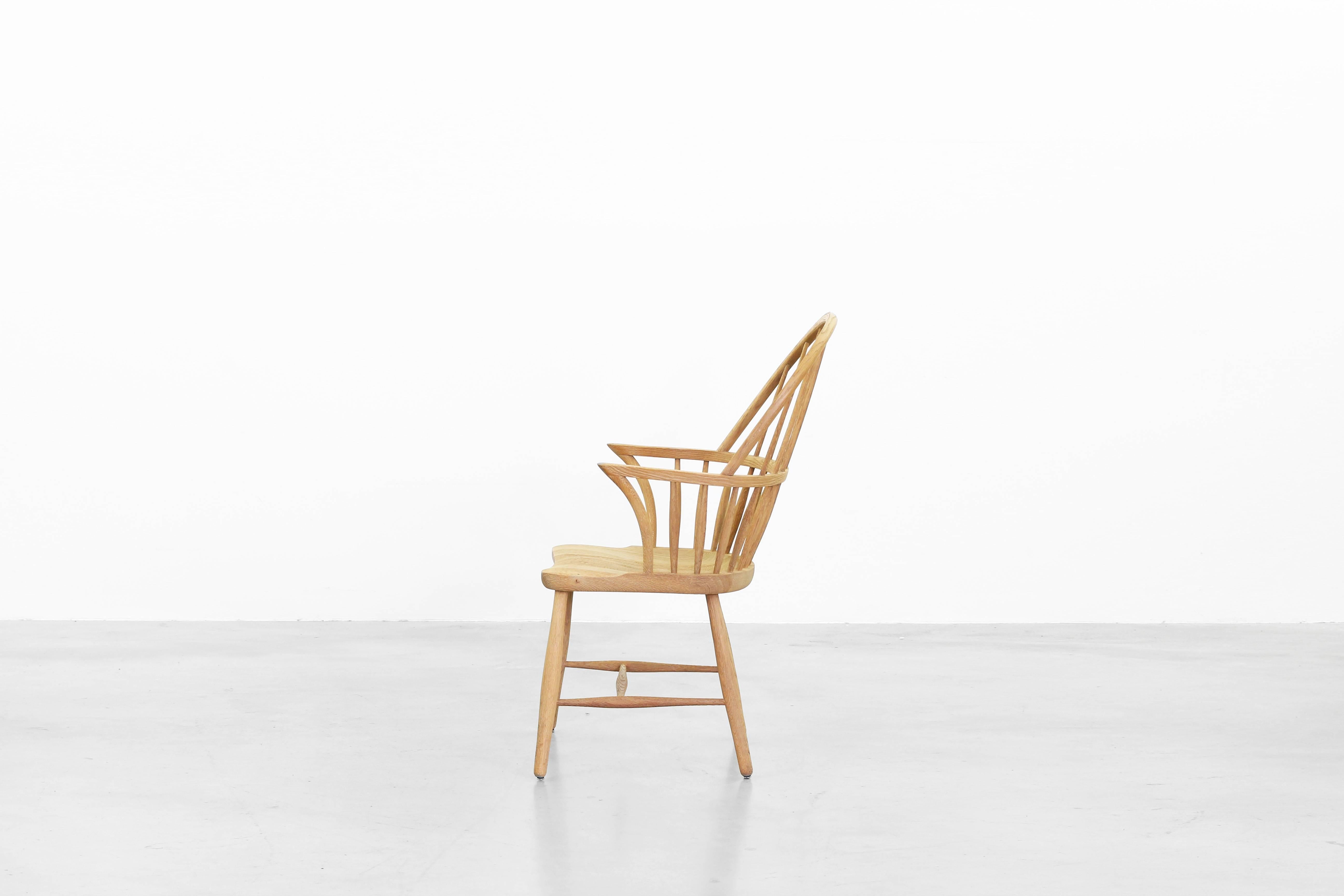Set of Eight Windsor Dining Chairs by Frits Henningsen for Carl Hansen In Good Condition For Sale In Berlin, DE