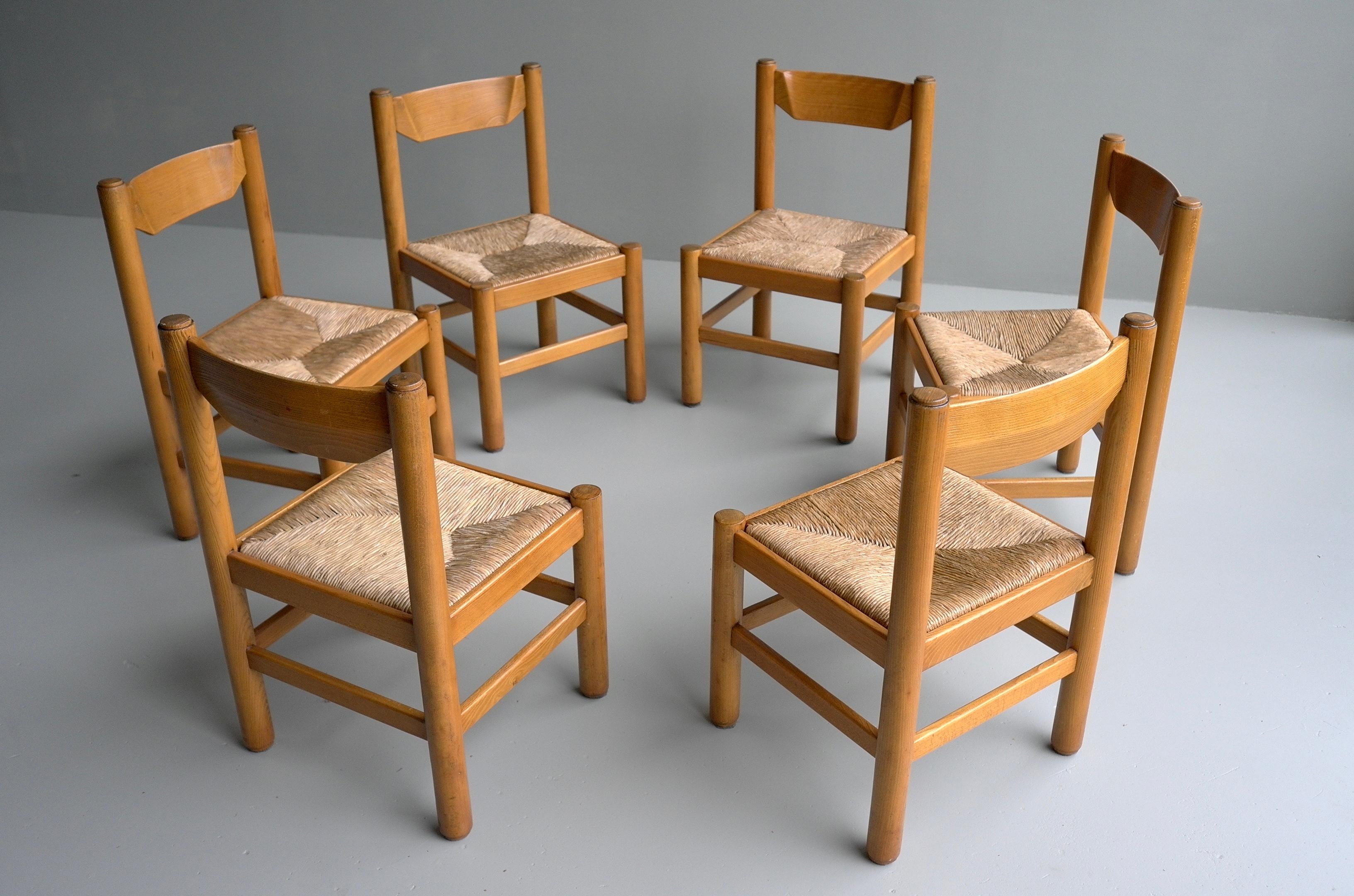 Mid-20th Century Set of Eight Wood and Rush Chairs in Style of Charlotte Perriand, France, 1960