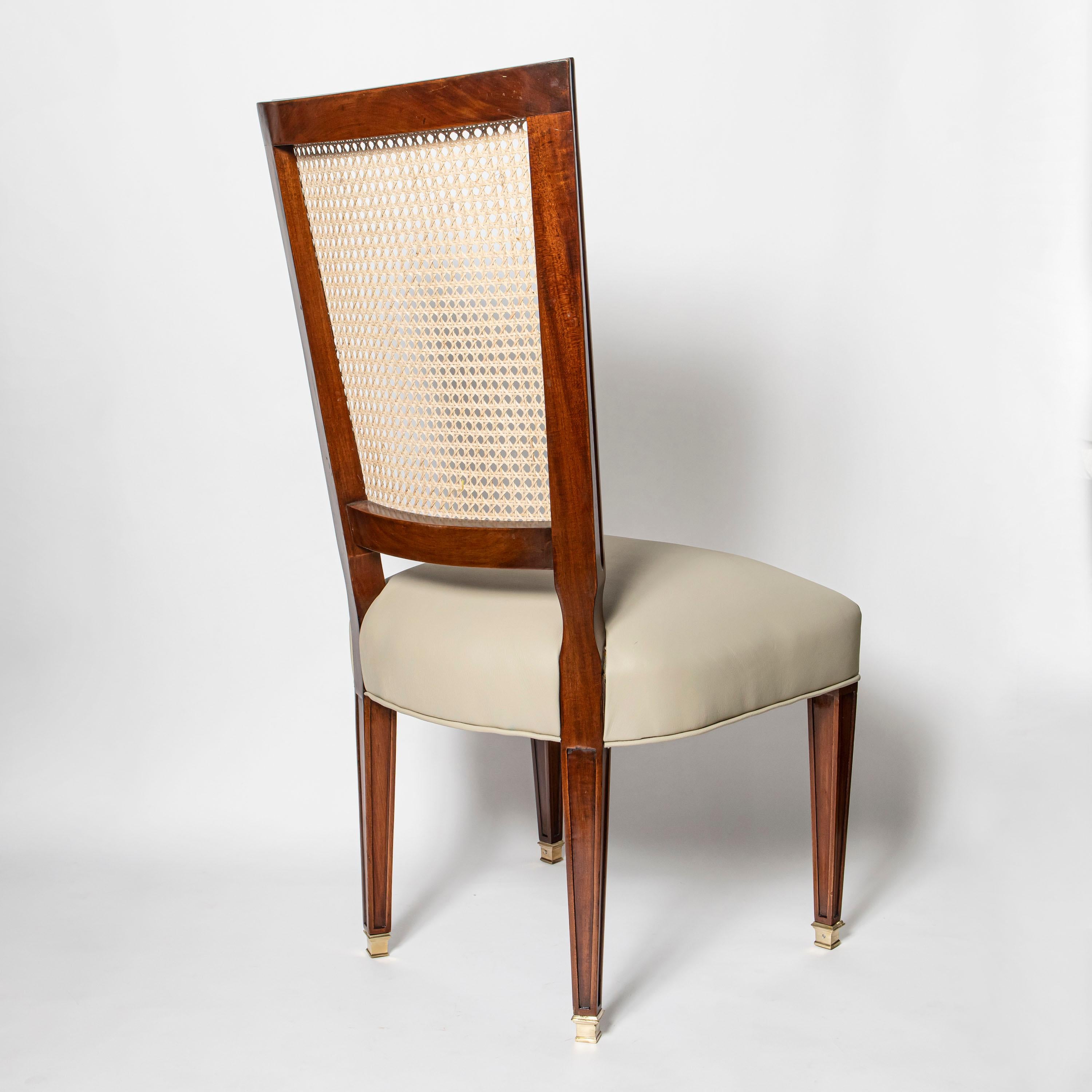 Set of Eight Wood, Rattan and Leather Chairs by Casa Comte, Argentina, 1940 In Good Condition For Sale In Buenos Aires, Buenos Aires