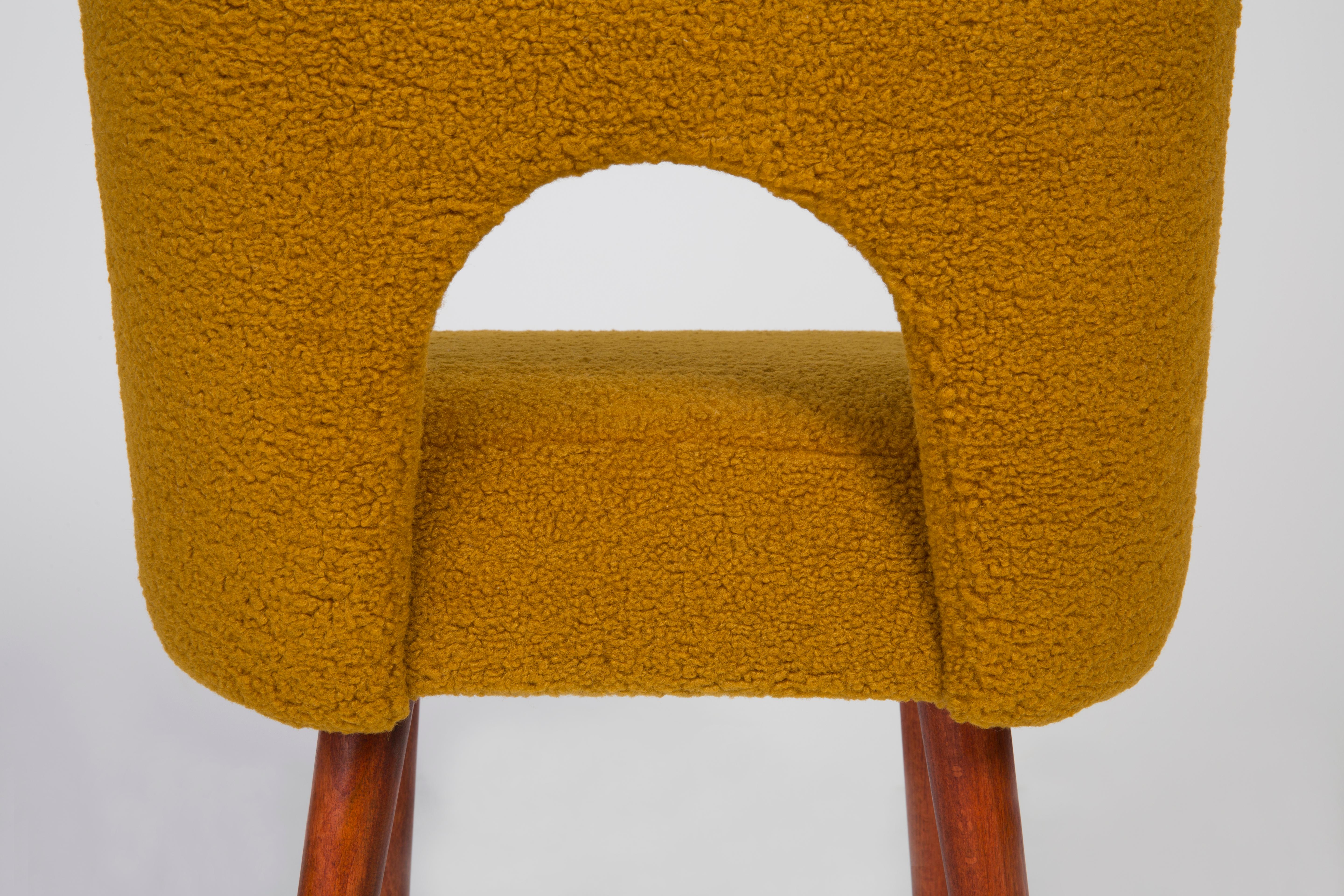 Set of Eight Yellow Ochre Boucle 'Shell' Chairs, 1960s For Sale 9
