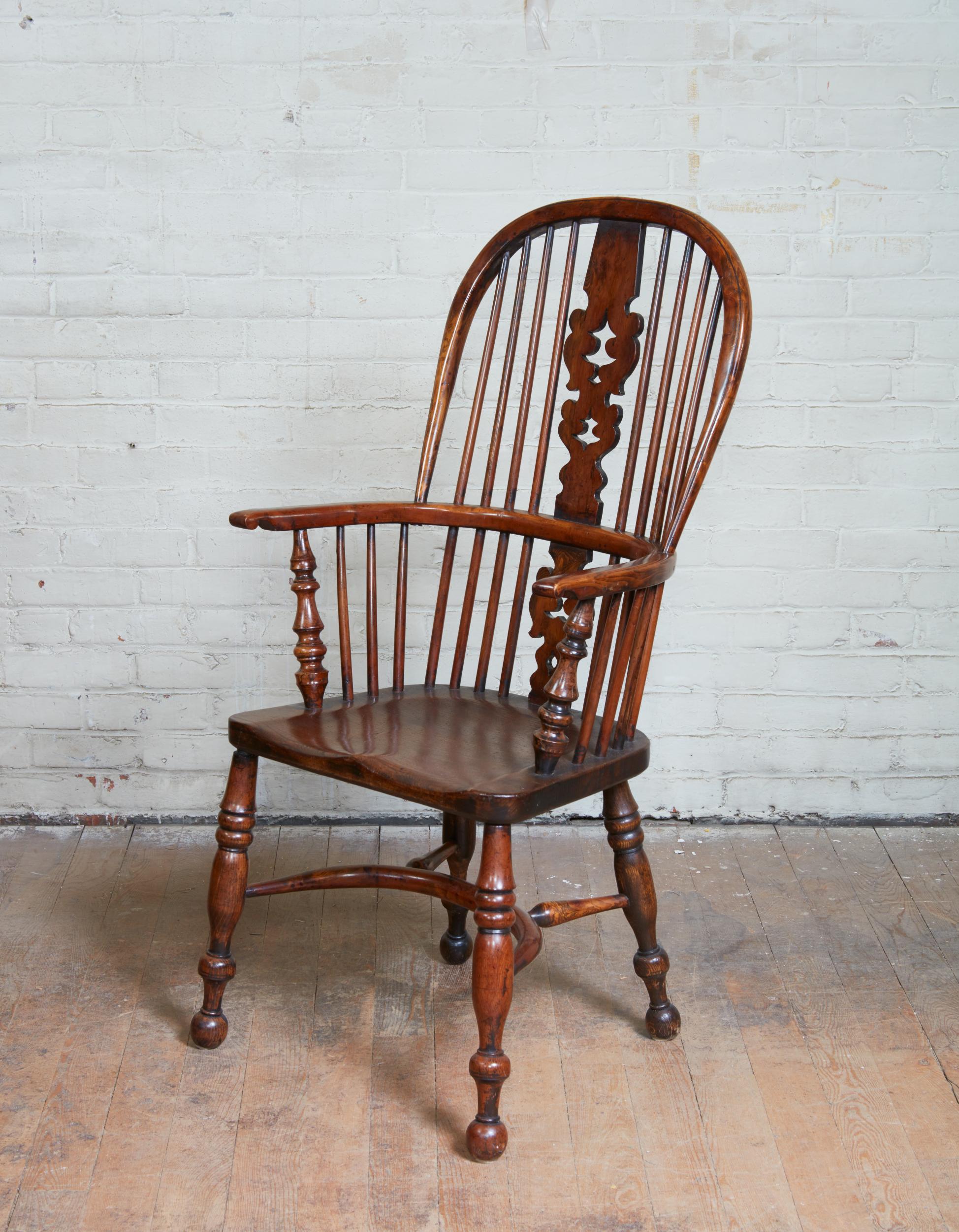 Set of Eight Yew Wood Windsor Chairs In Good Condition In Greenwich, CT