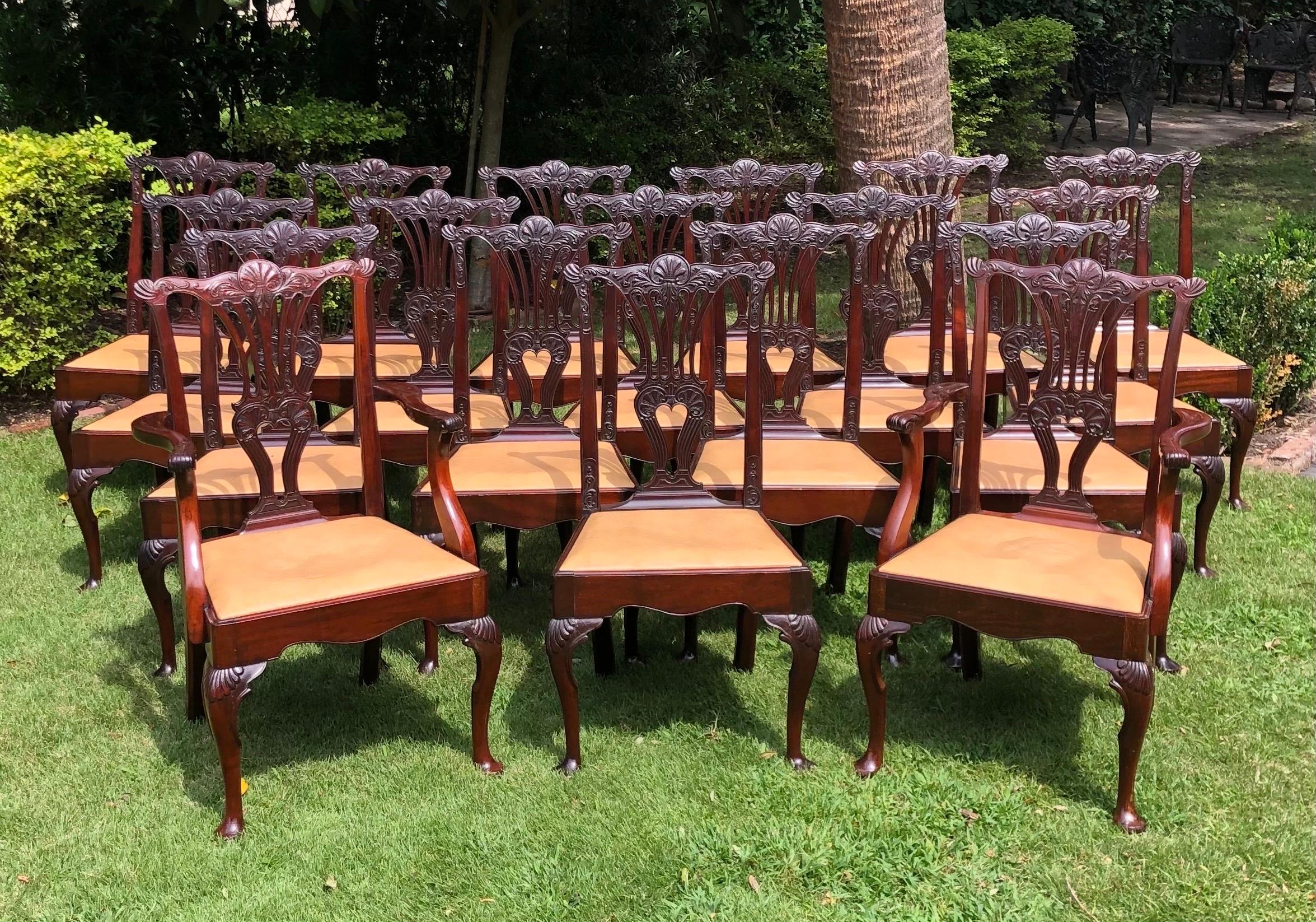Ensemble de dix-huit chaises de salle à manger anglaises géorgiennes, 19e siècle en vente 11
