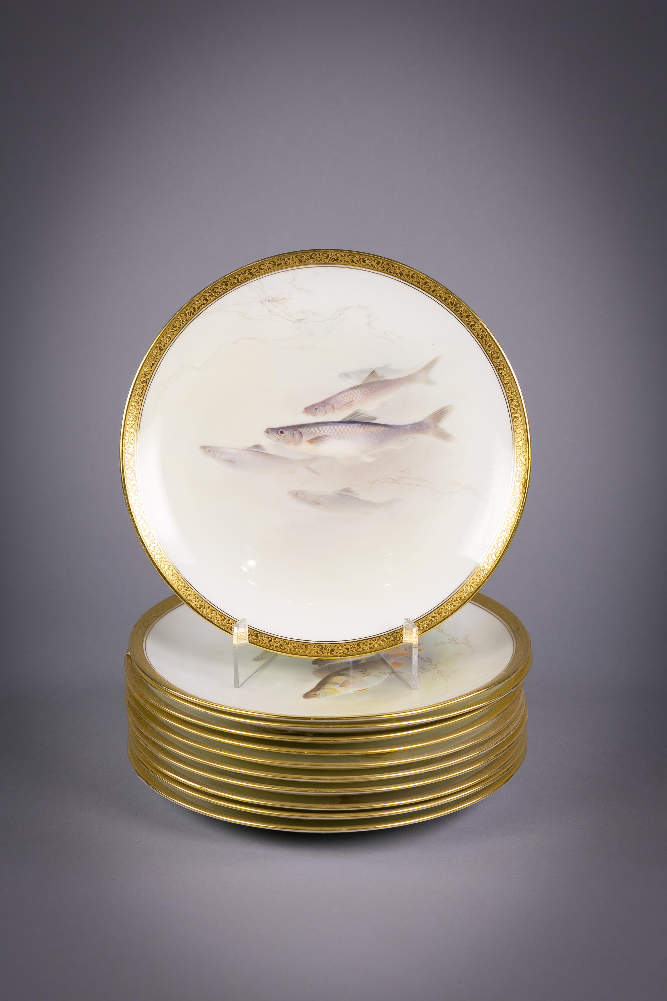 Britannique Ensemble de onze assiettes à poisson en porcelaine anglaise, Royal Doulton, datant d'environ 1890 en vente