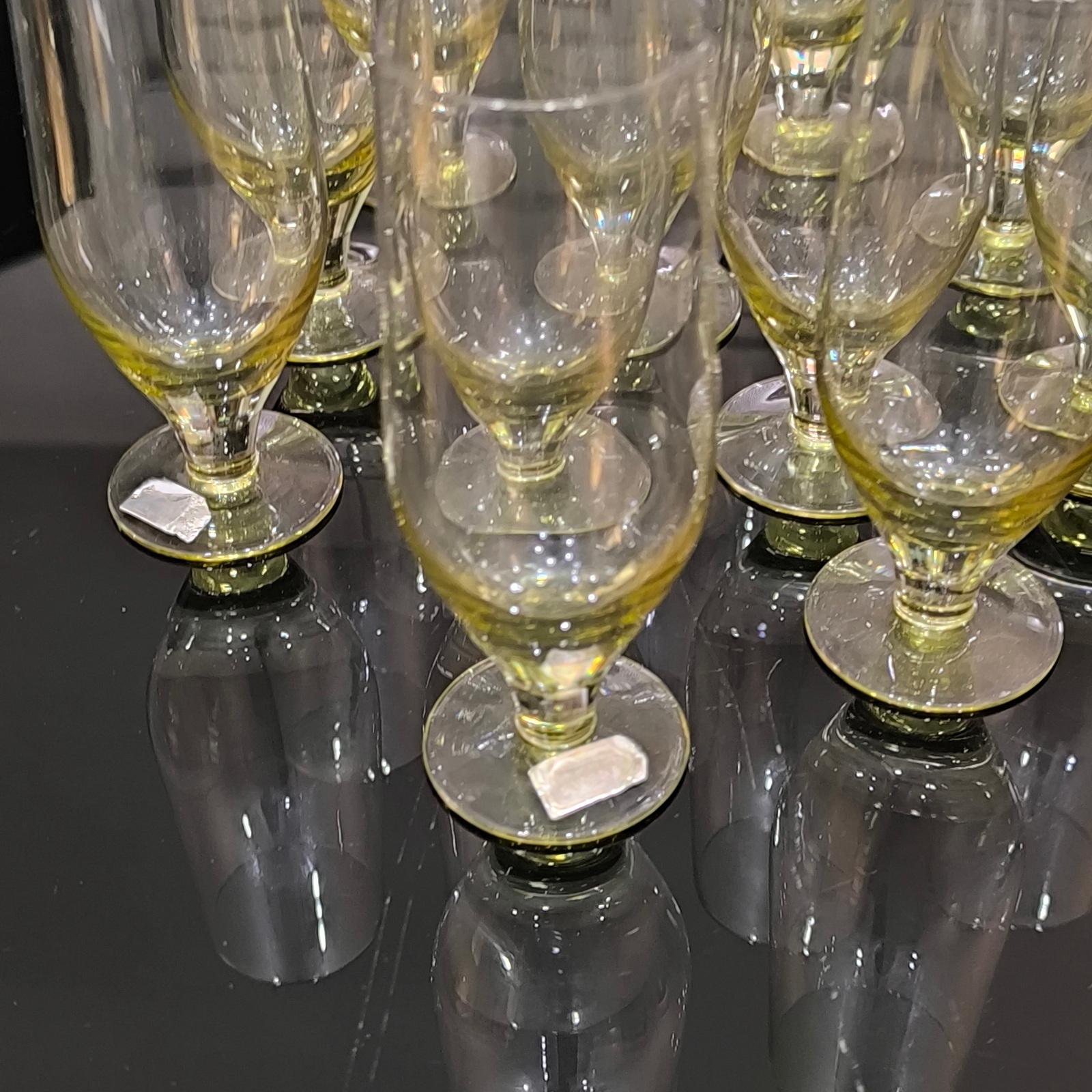 Juego de once copas de licor de Ekenäs Sweden Glassworks, Artículos de bar, Vaso con pie Moderno de mediados de siglo en venta
