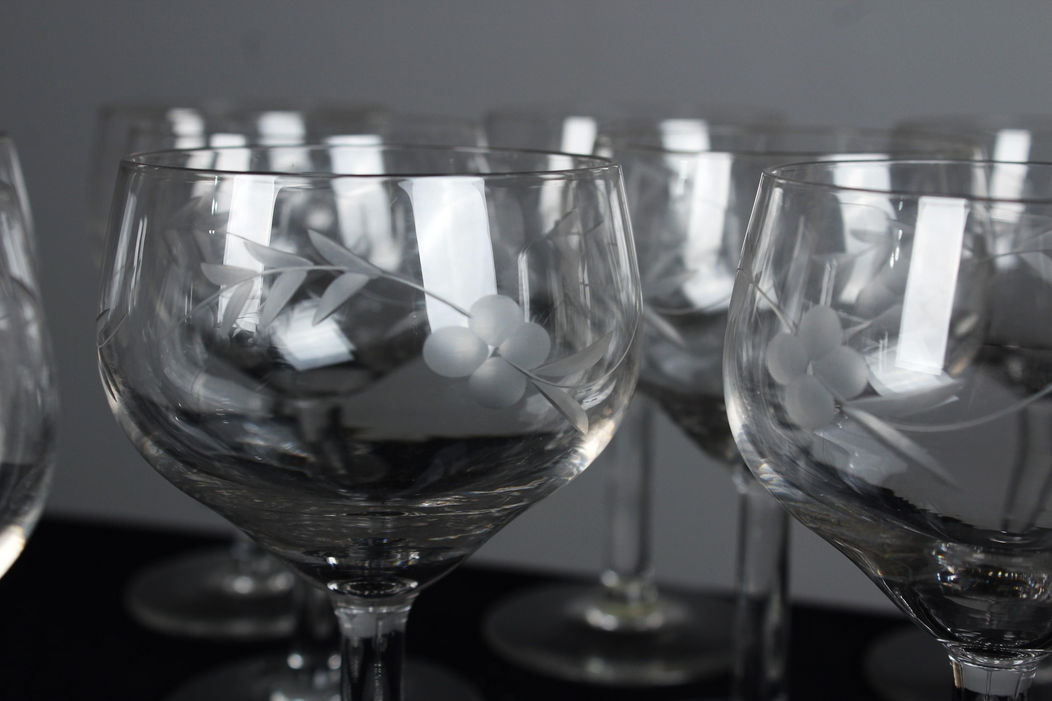 Set Of Eleven Mid Century Wine Glasses, Cut Glass, Berries, France, 1940s, 14 cm For Sale 4